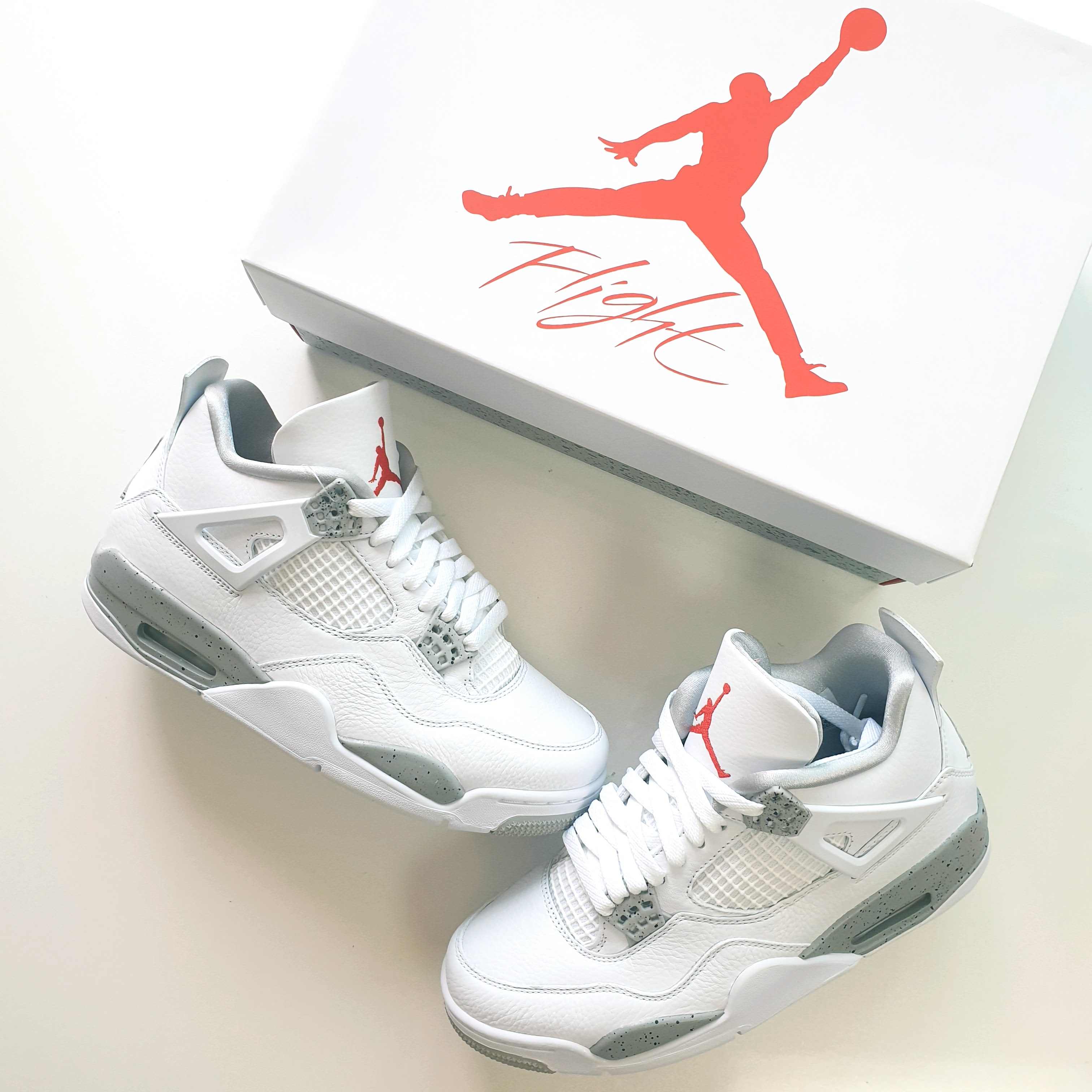 Jordan 4 Retro Tech White 착용 스타일