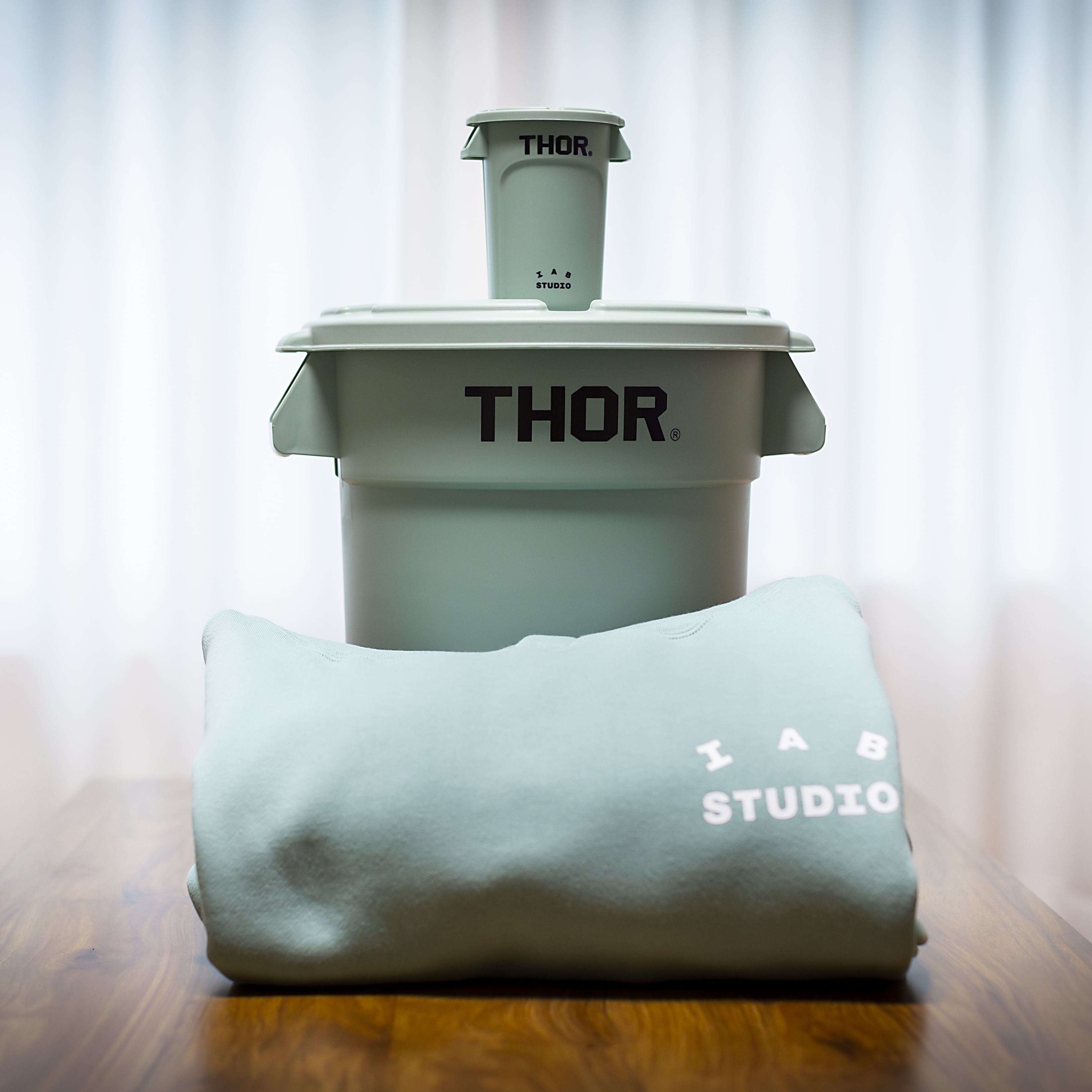 IAB Studio x Thor Set Ash Green 착용 스타일 - 2