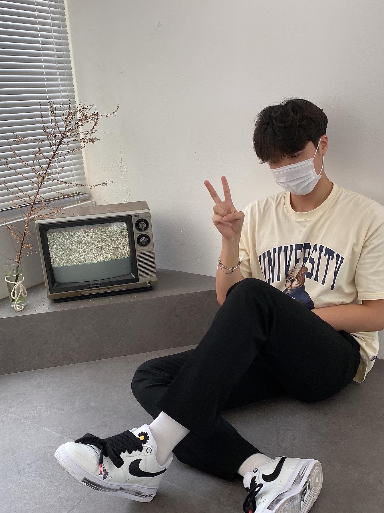 Nike x Peaceminusone Air Force 1 Low Para-Noise 2.0 착용 스타일 - 2