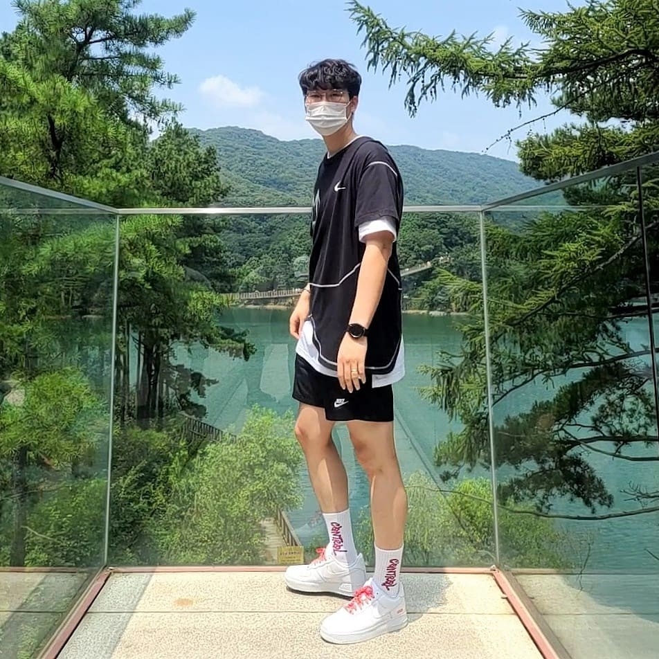 Nike x Supreme Air Force 1 Low White, Nike x Off-White NRG RU Short Sleeve T-Shirt 착용 스타일 - 2