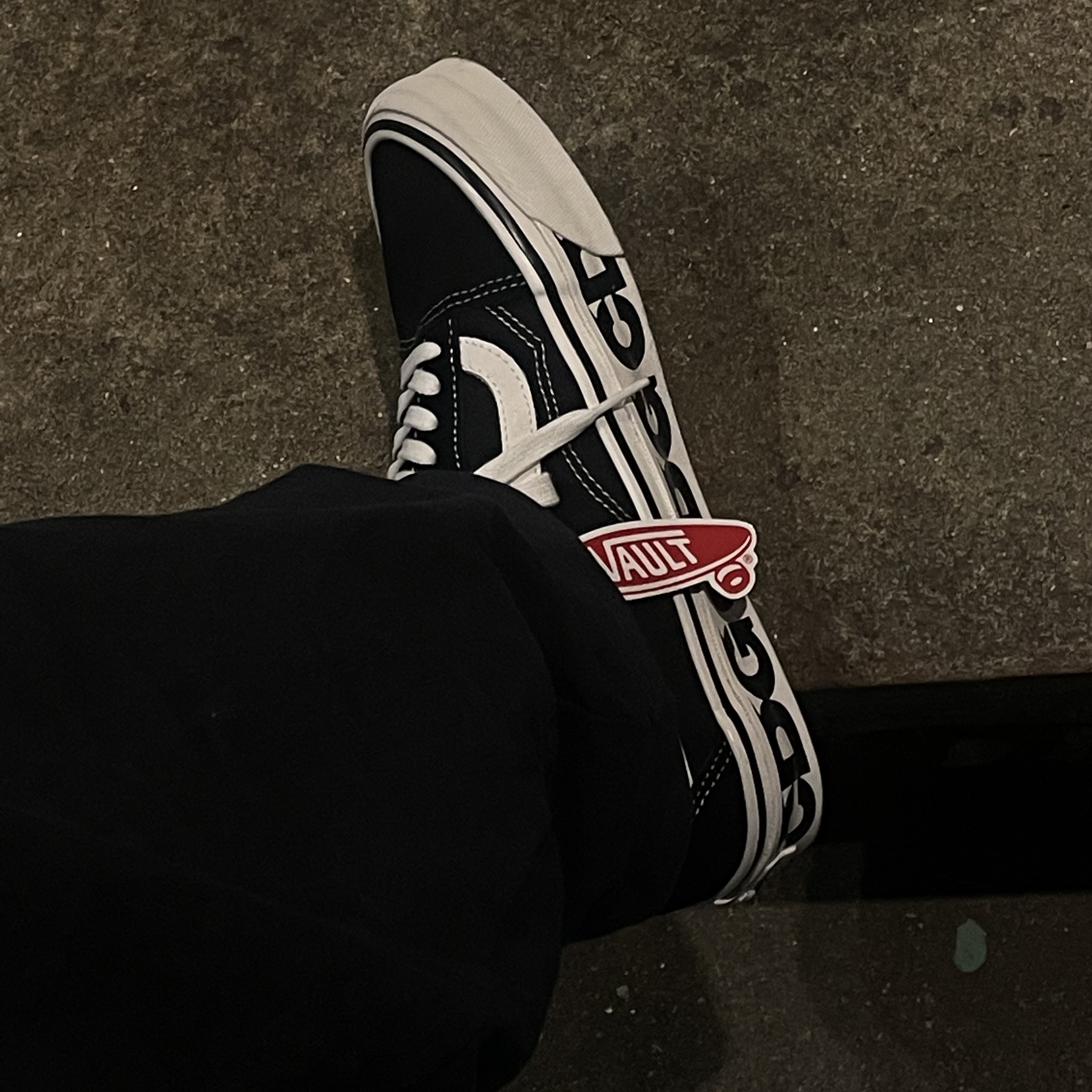 Vans Vault x CDG OG Old Skool LX Side Wall 착용 스타일 - 2