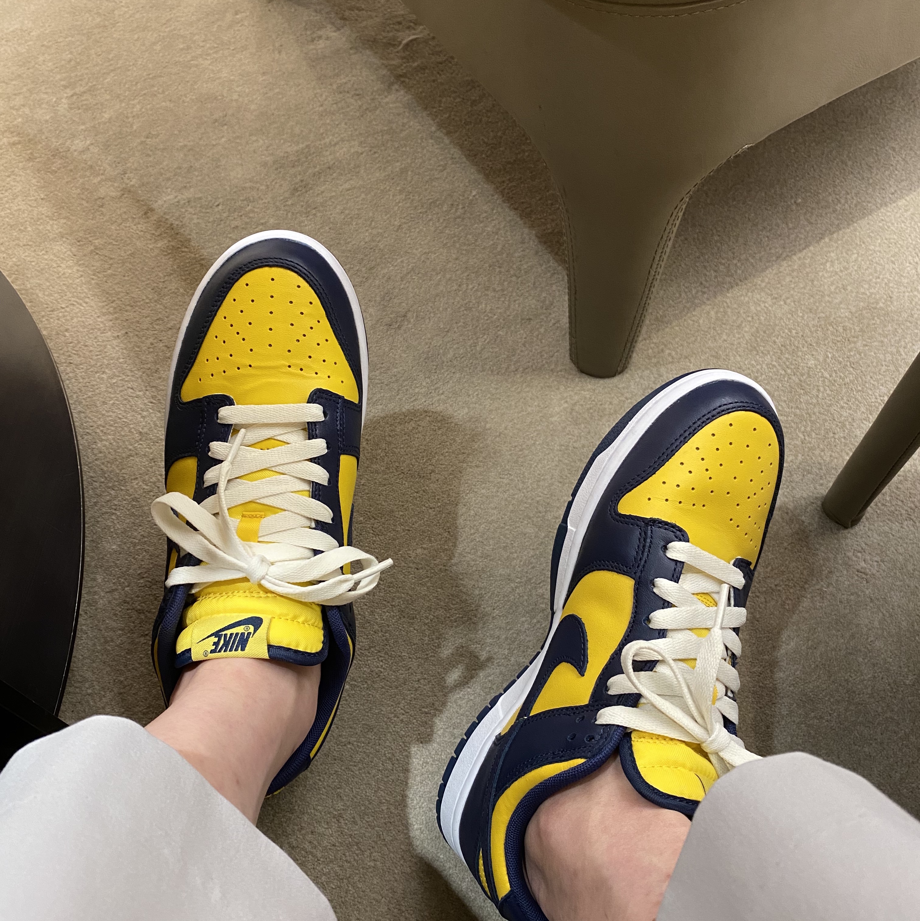 Nike Dunk Low Retro Varsity Maize 착용 스타일