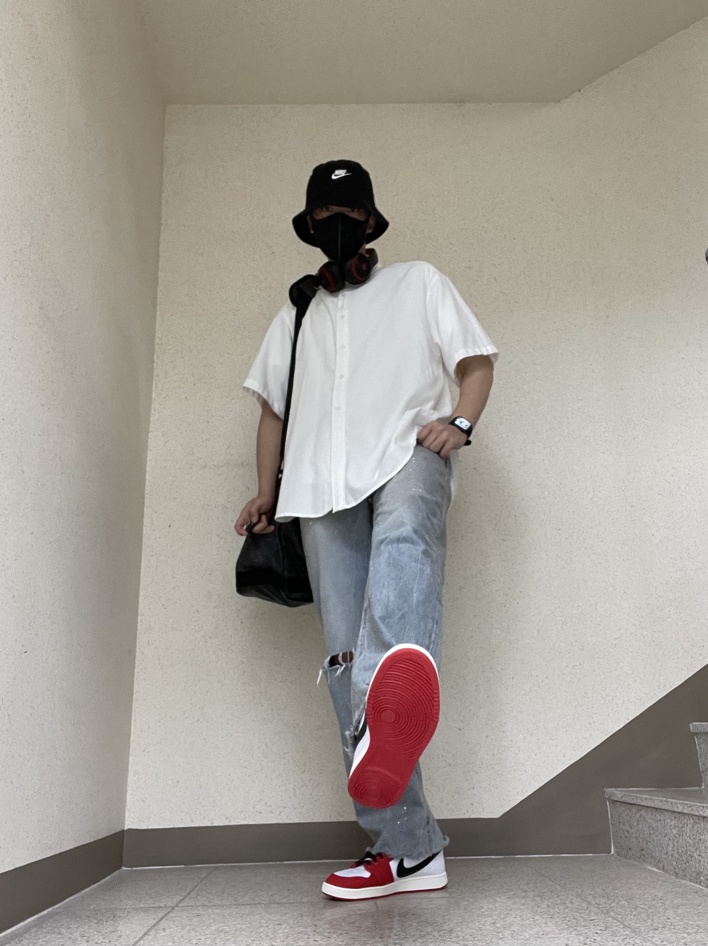Jordan 1 KO Chicago 2021, Nike Futura Washed Bucket Hat Black 착용 스타일 - 3