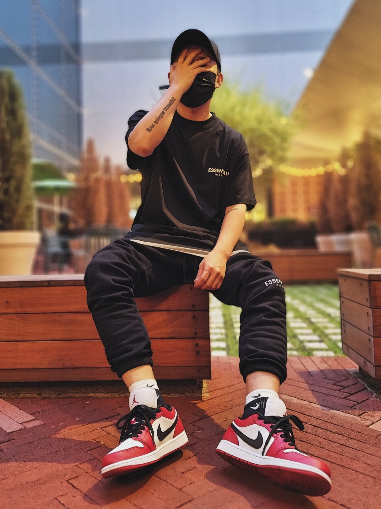 Jordan 1 Low Gym Red White, Essentials Sweatpants Weathered Black - 20FW 착용 스타일