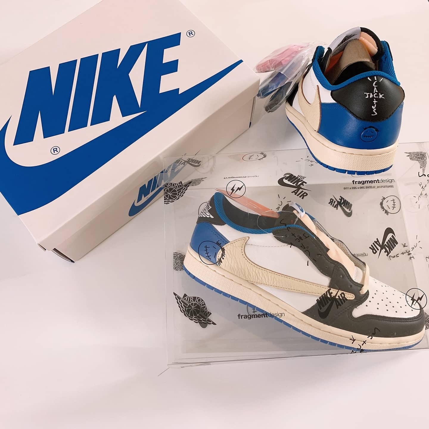 Jordan 1 x Travis Scott x Fragment Retro Low OG SP Military Blue 착용 스타일