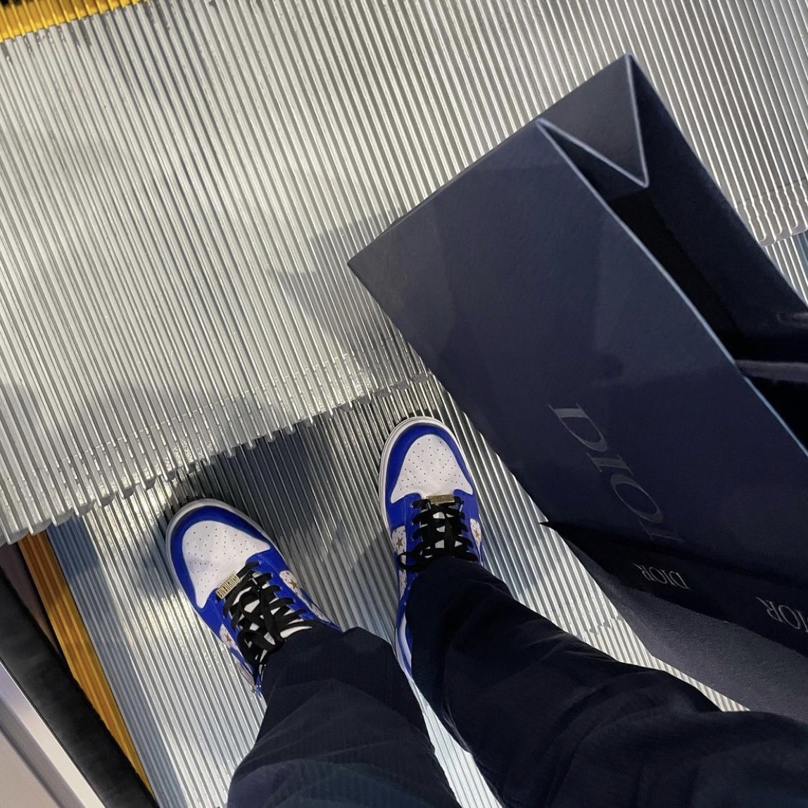 Nike x Supreme SB Dunk Low Hyper Blue 착용 스타일