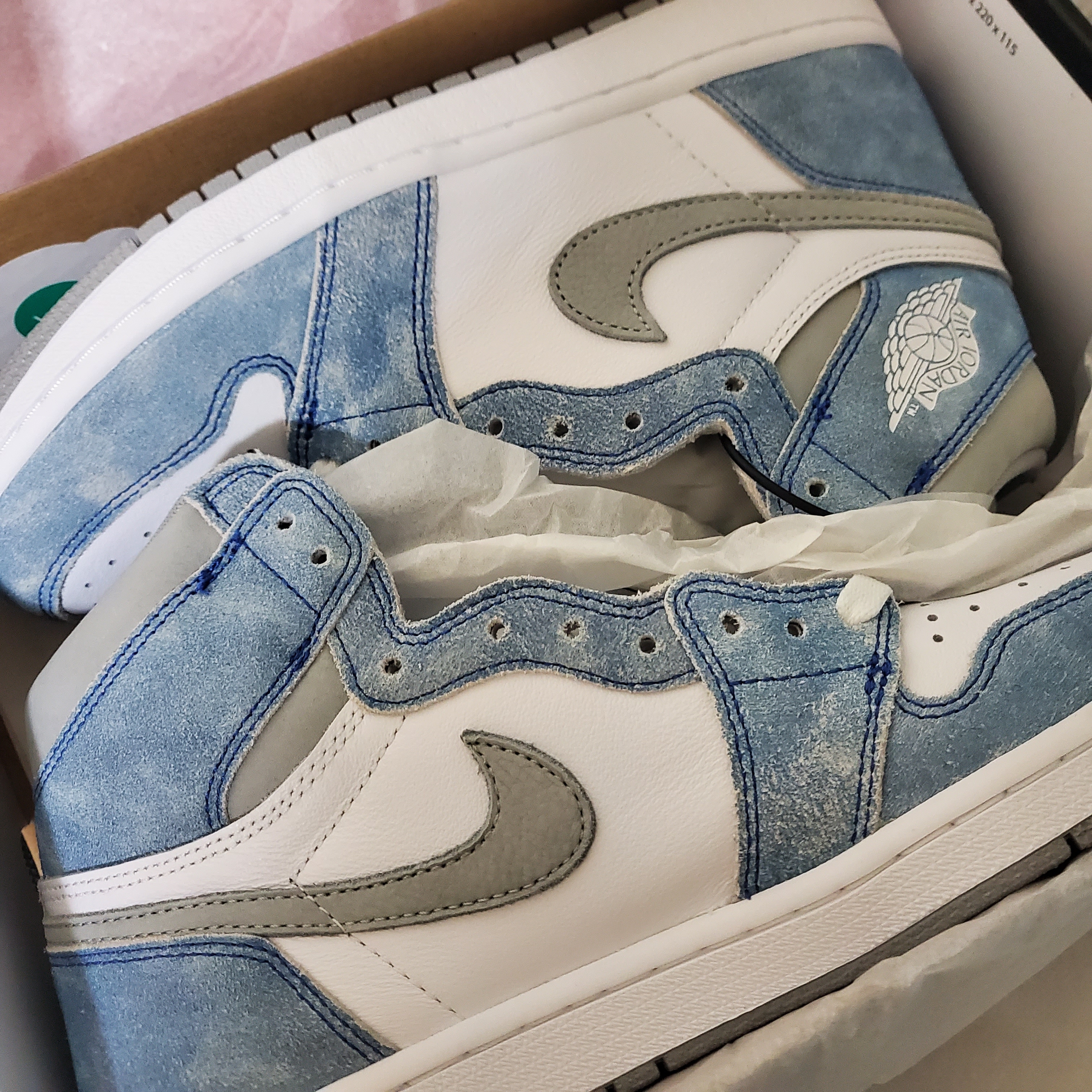 Jordan 1 Retro High OG Hyper Royal 착용 스타일 - 3