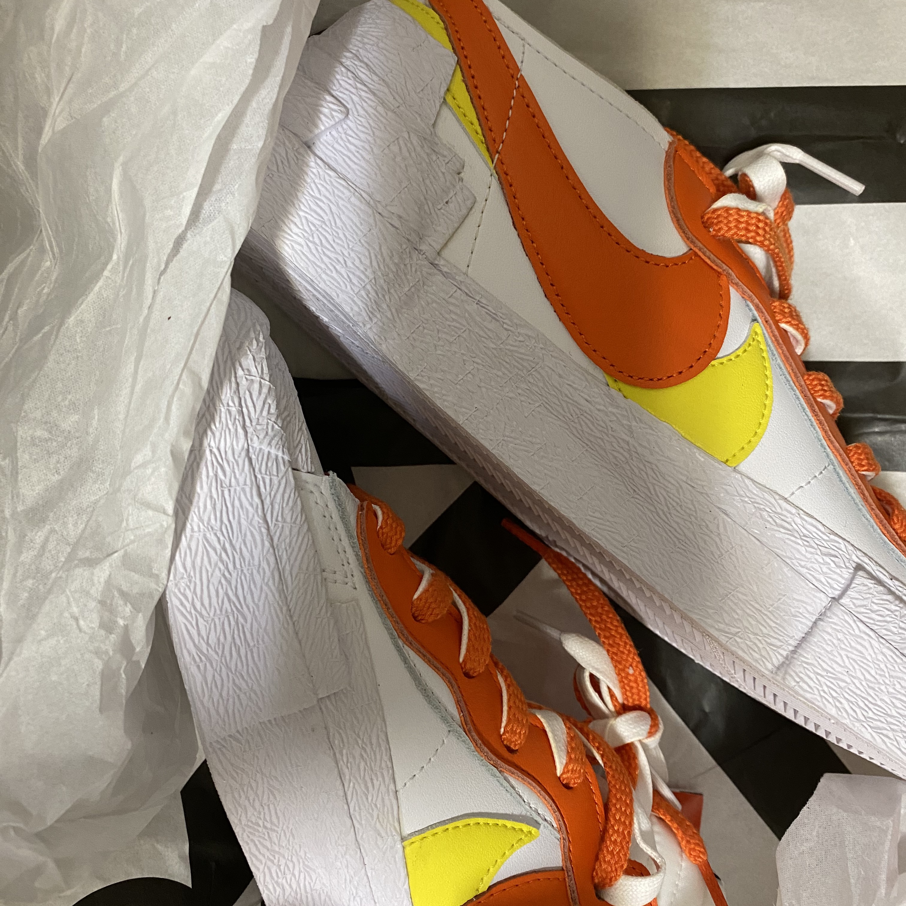 Nike x Sacai Blazer Low Magma Orange 착용 스타일