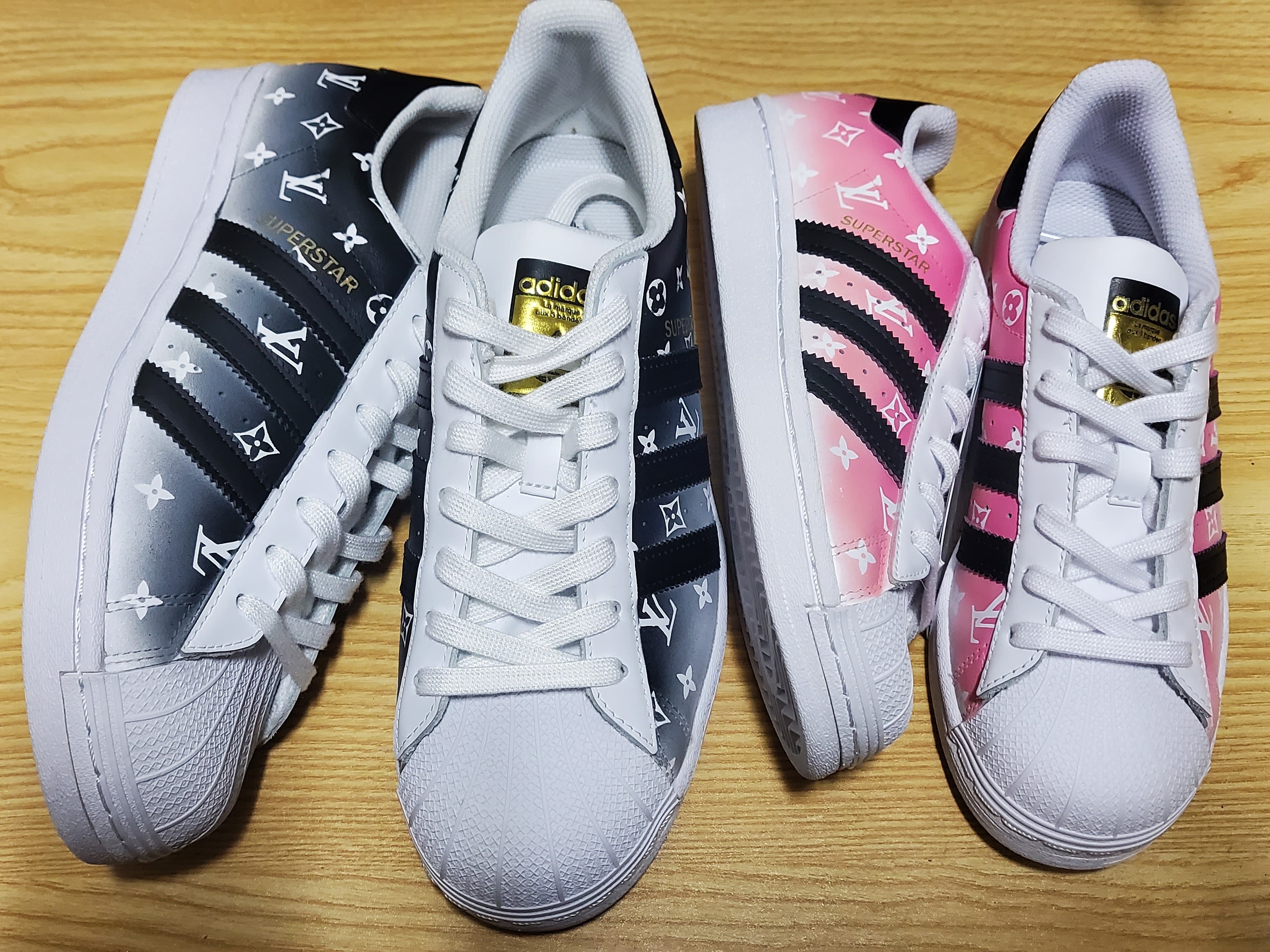 Adidas Superstar White Black 착용 스타일 - 1