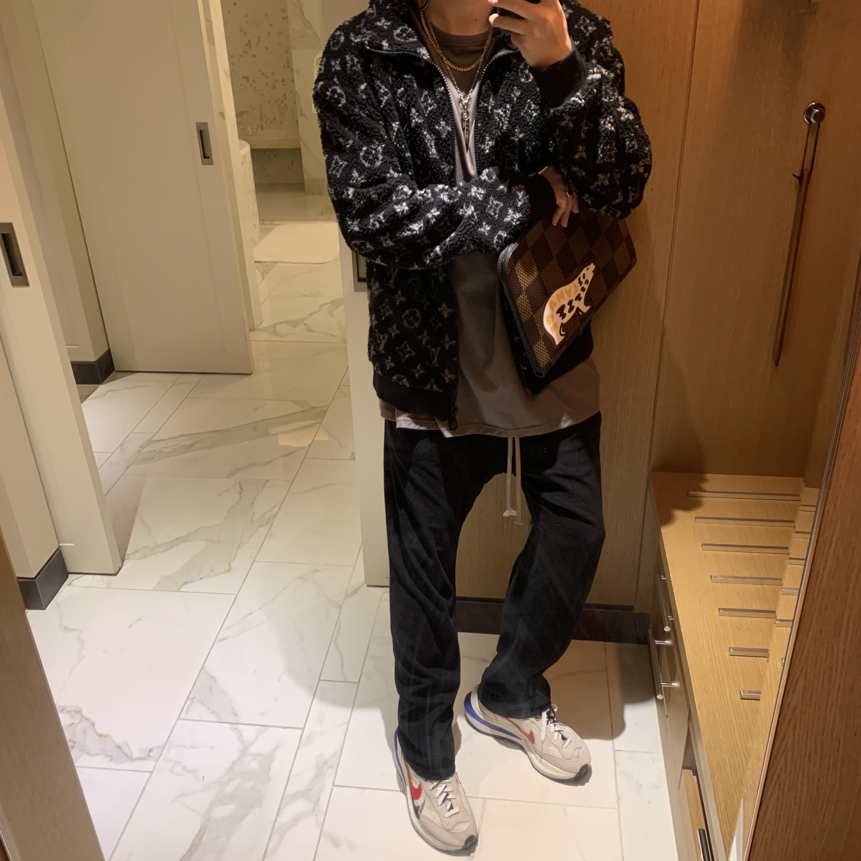 Nike x Sacai VaporWaffle Royal Fuchsia 착용 스타일