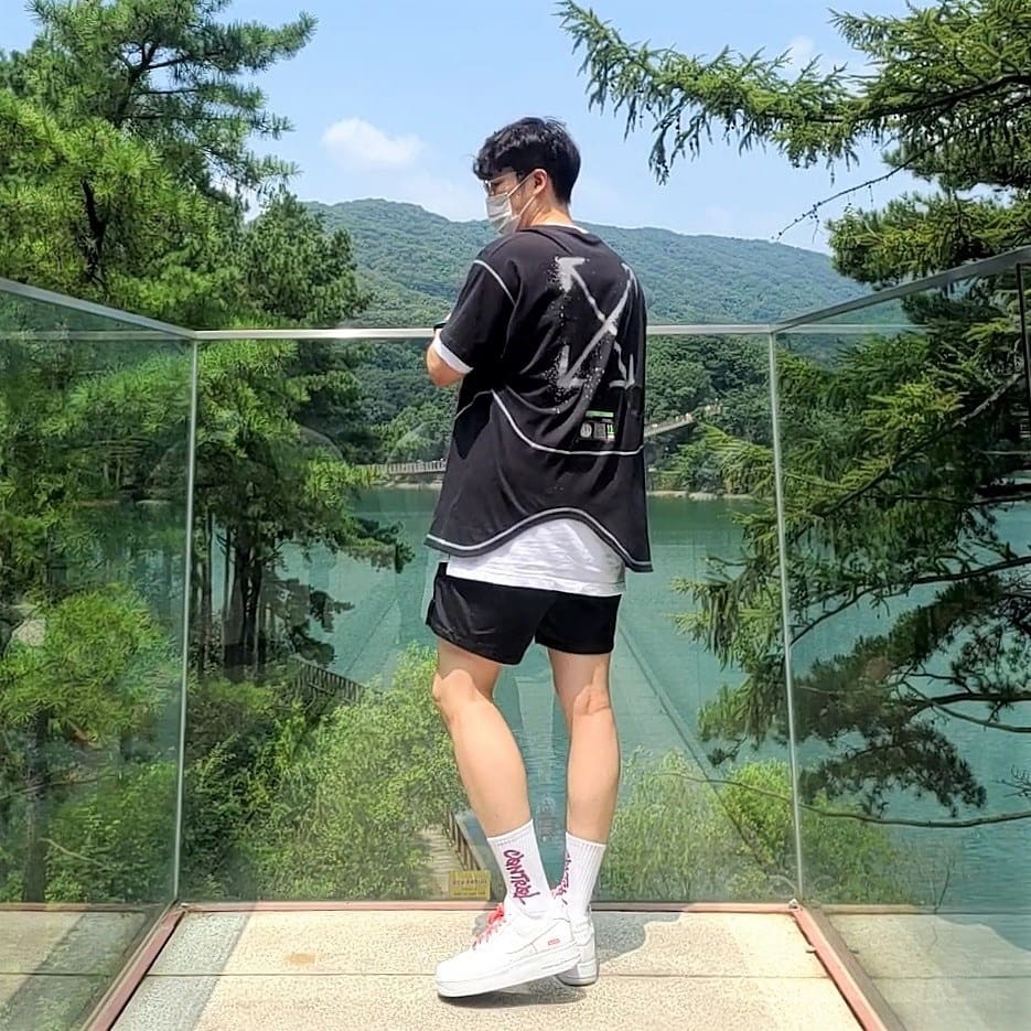Nike x Supreme Air Force 1 Low White, Nike x Off-White NRG RU Short Sleeve T-Shirt 착용 스타일 - 1