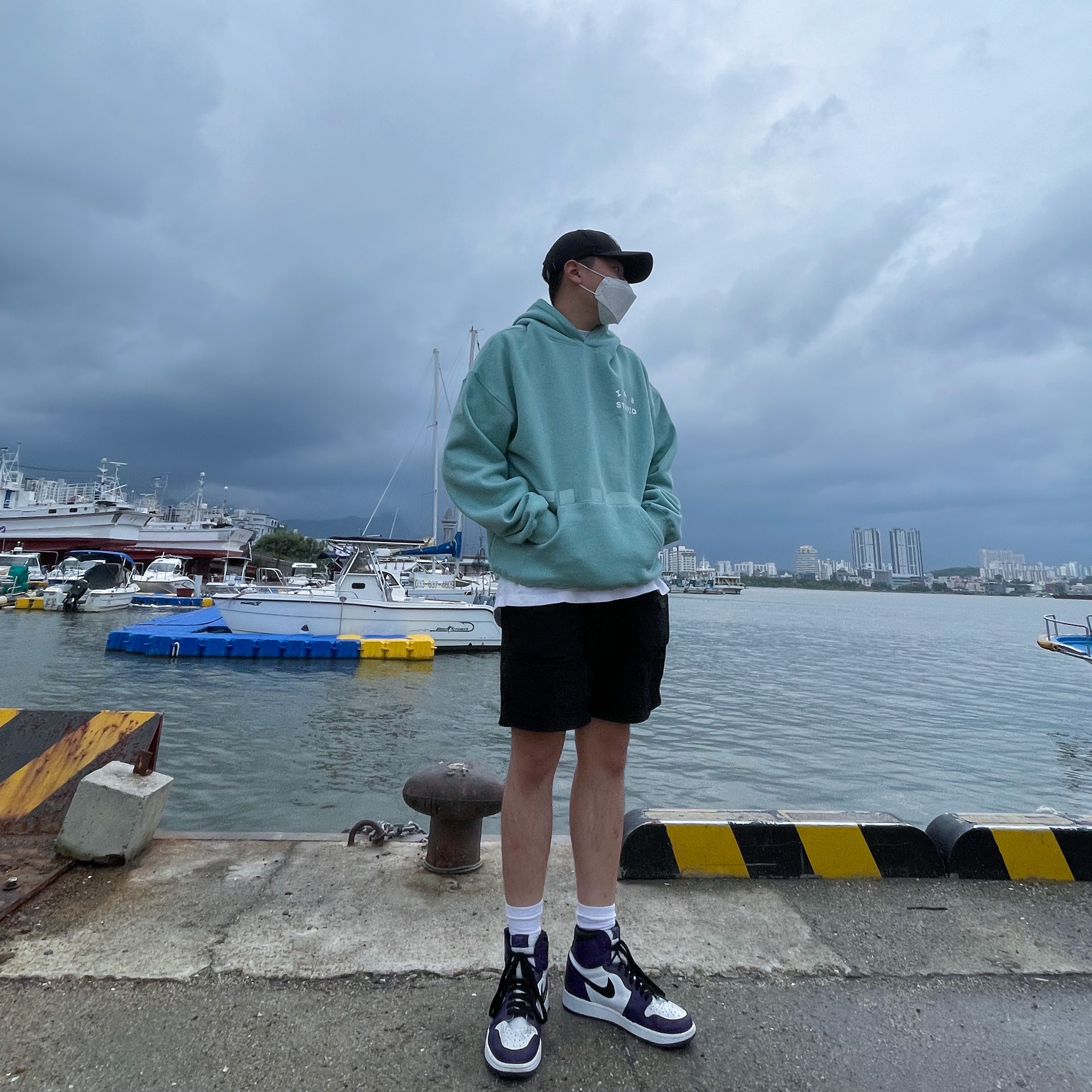 IAB Studio x Thor Hoodie Ash Green, Jordan 1 Retro High OG Court Purple 2020 착용 스타일 - 1
