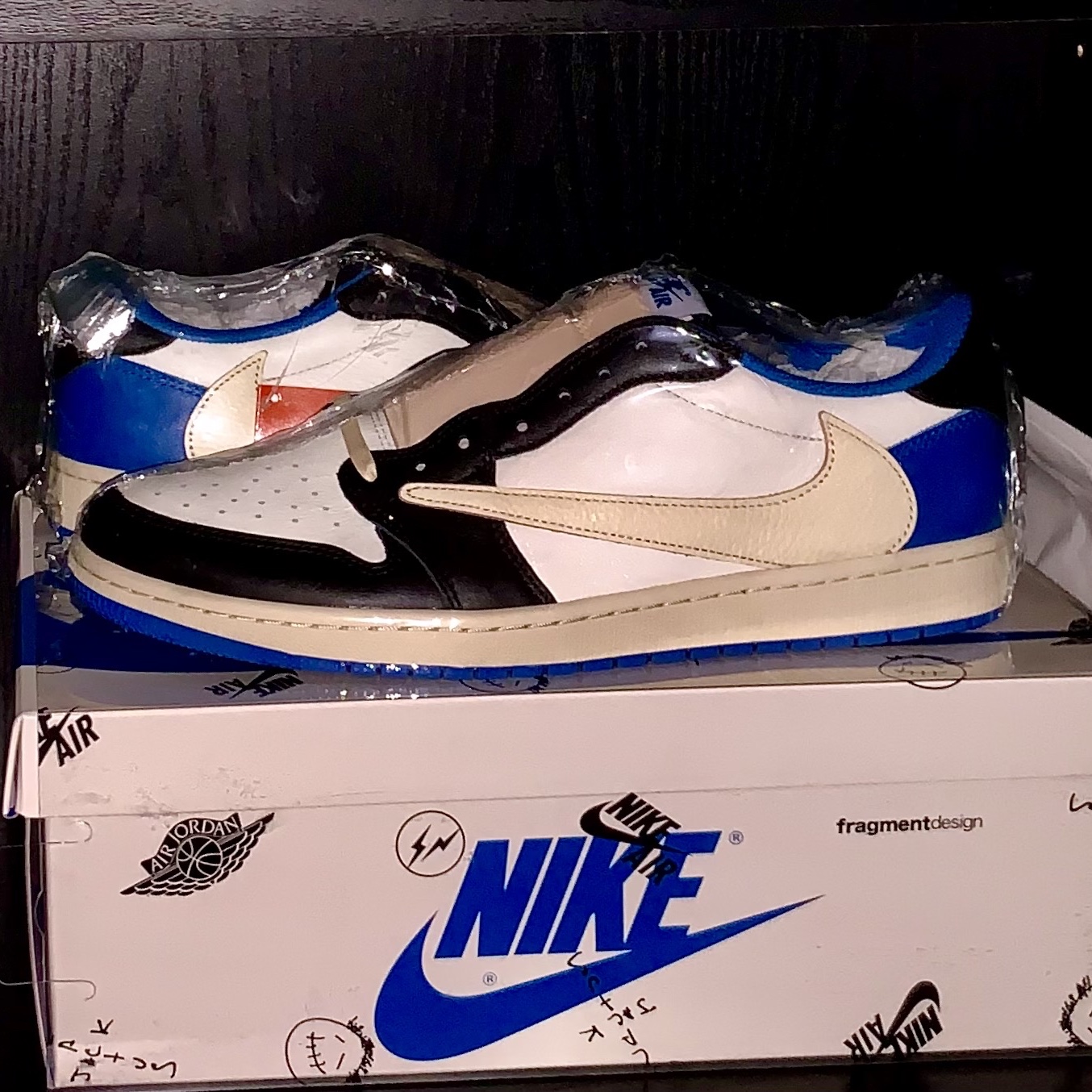 Jordan 1 x Travis Scott x Fragment Retro Low OG SP Military Blue 착용 스타일 - 1