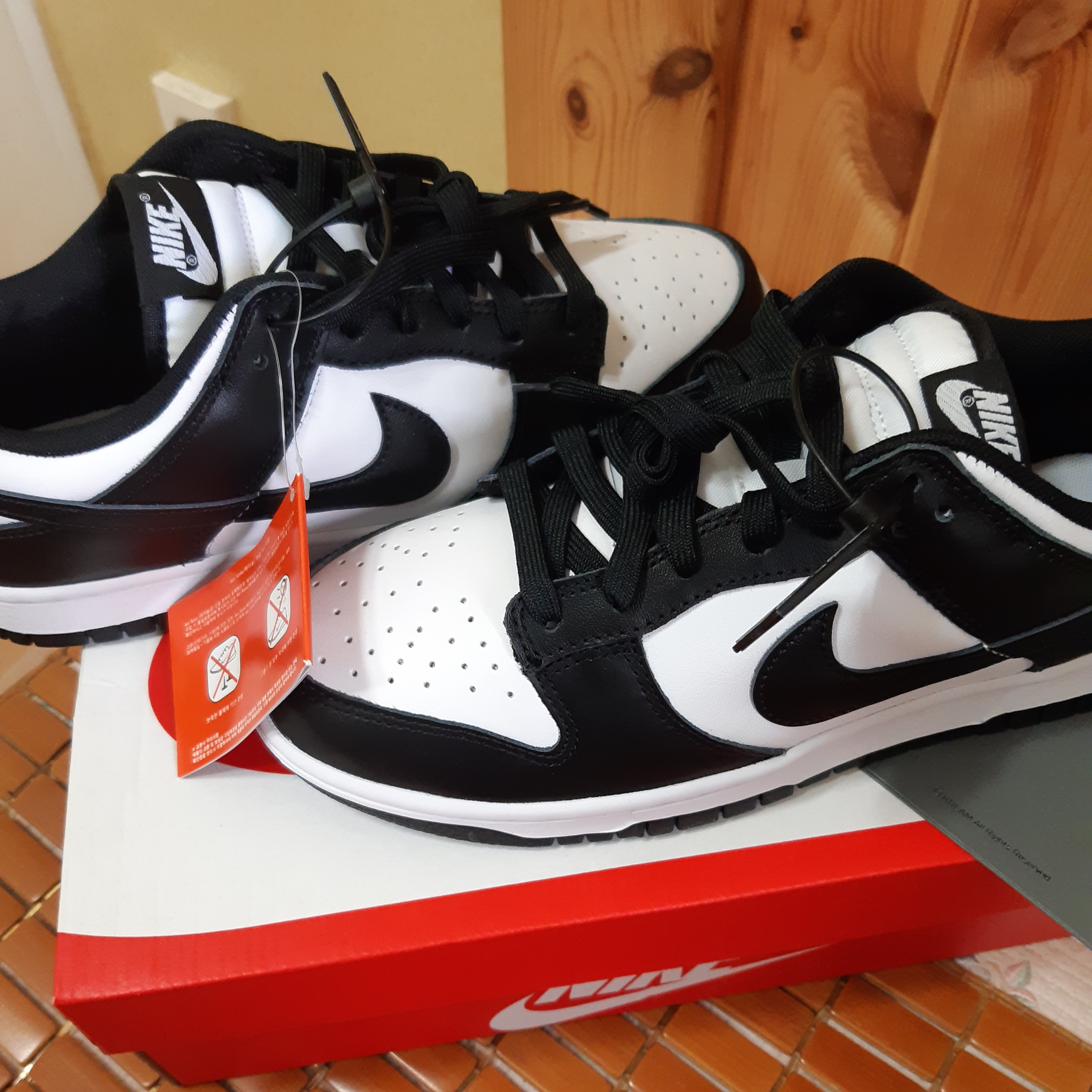 Nike Dunk Low Retro Black 착용 스타일