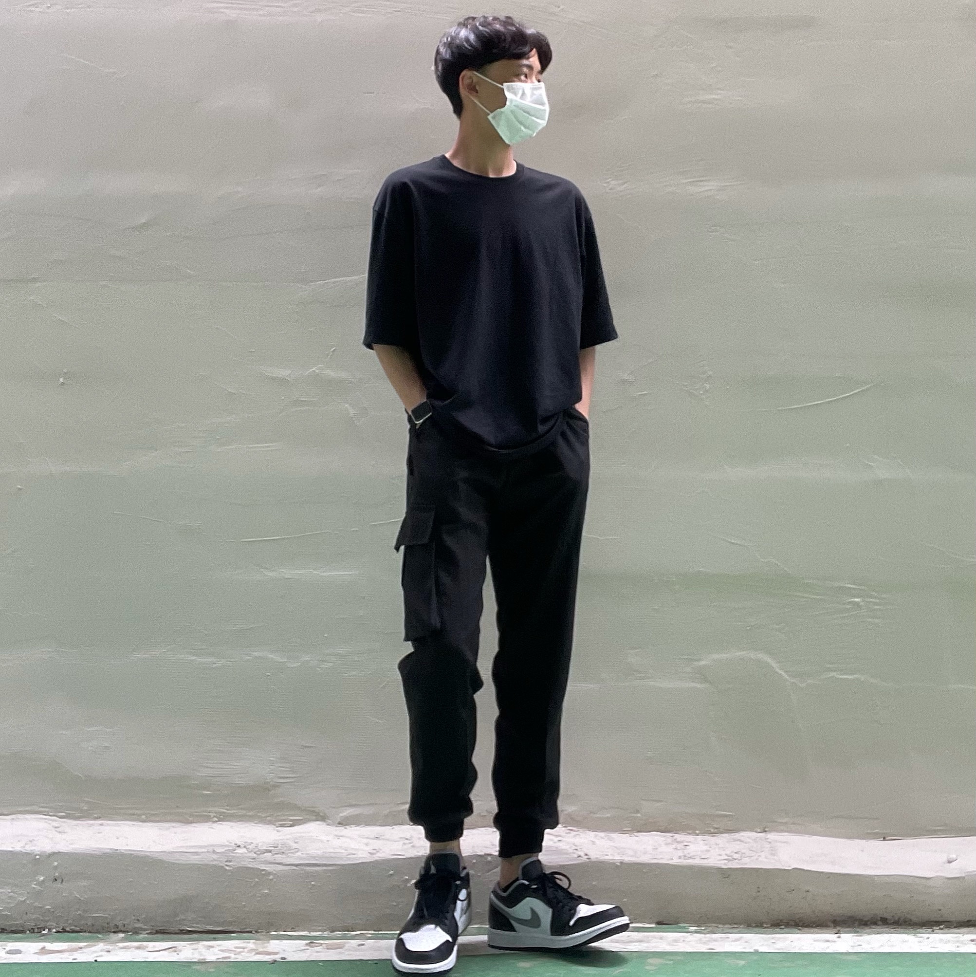 Jordan 1 Low Black Particle Grey 착용 스타일