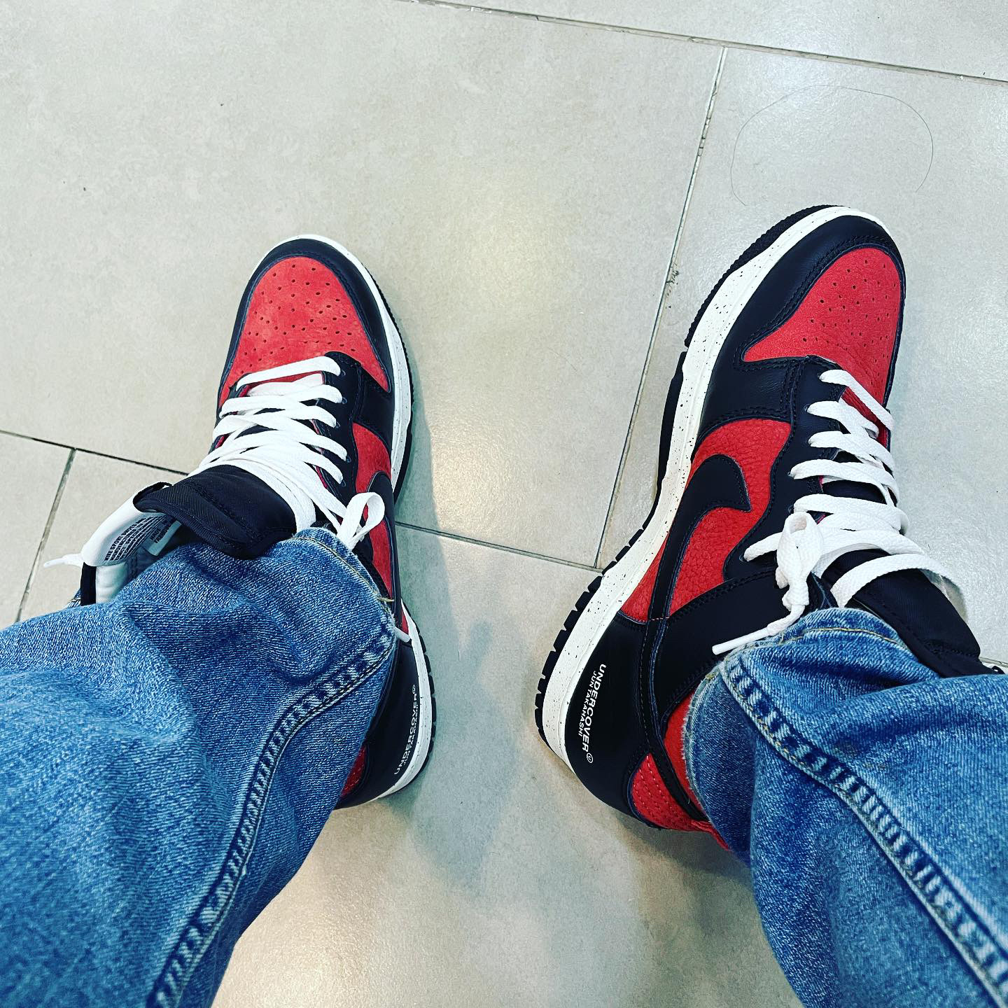 Nike x Undercover Dunk High 1985 Gym Red 착용 스타일 - 1