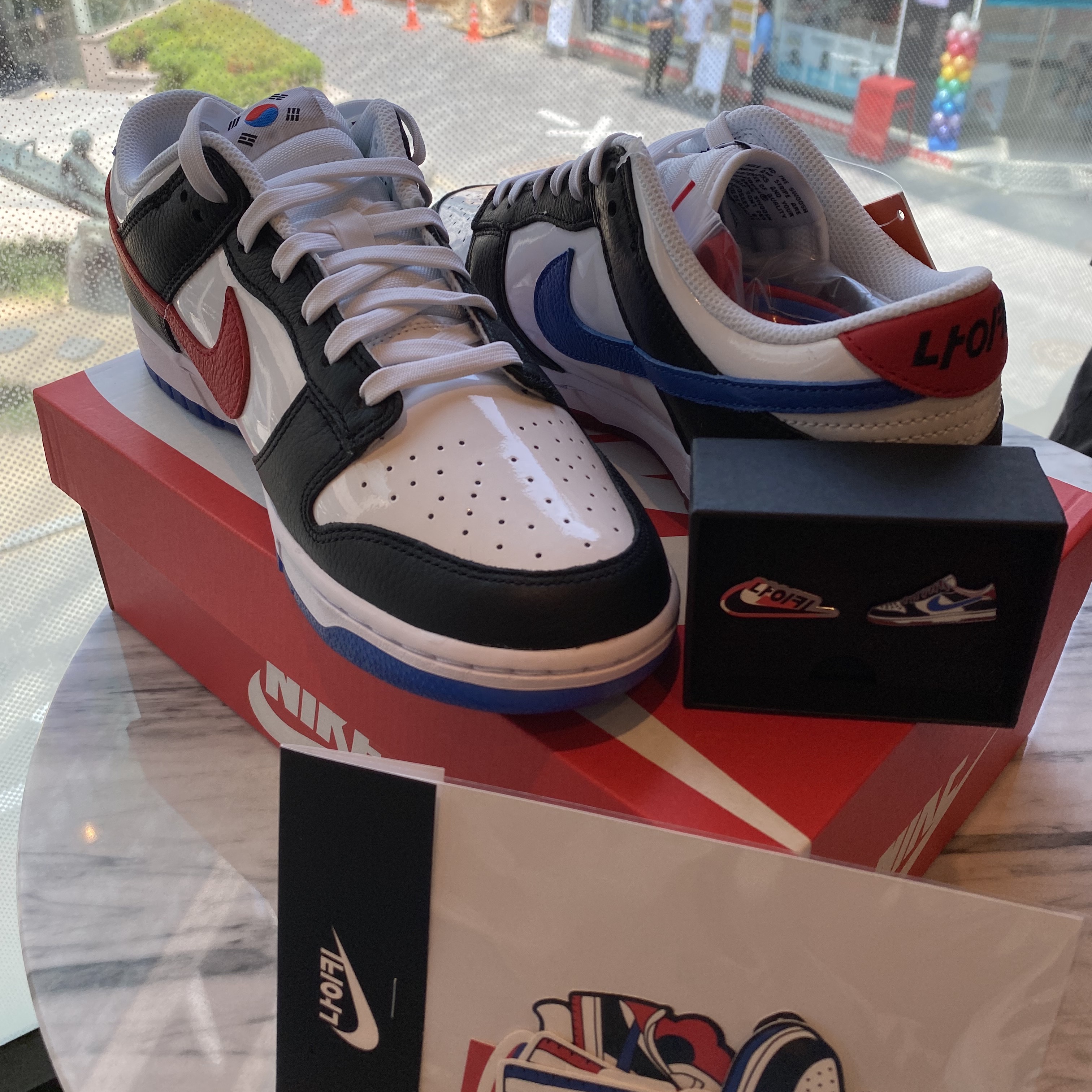 Nike Dunk Low SE Seoul (With Special Gift) 착용 스타일