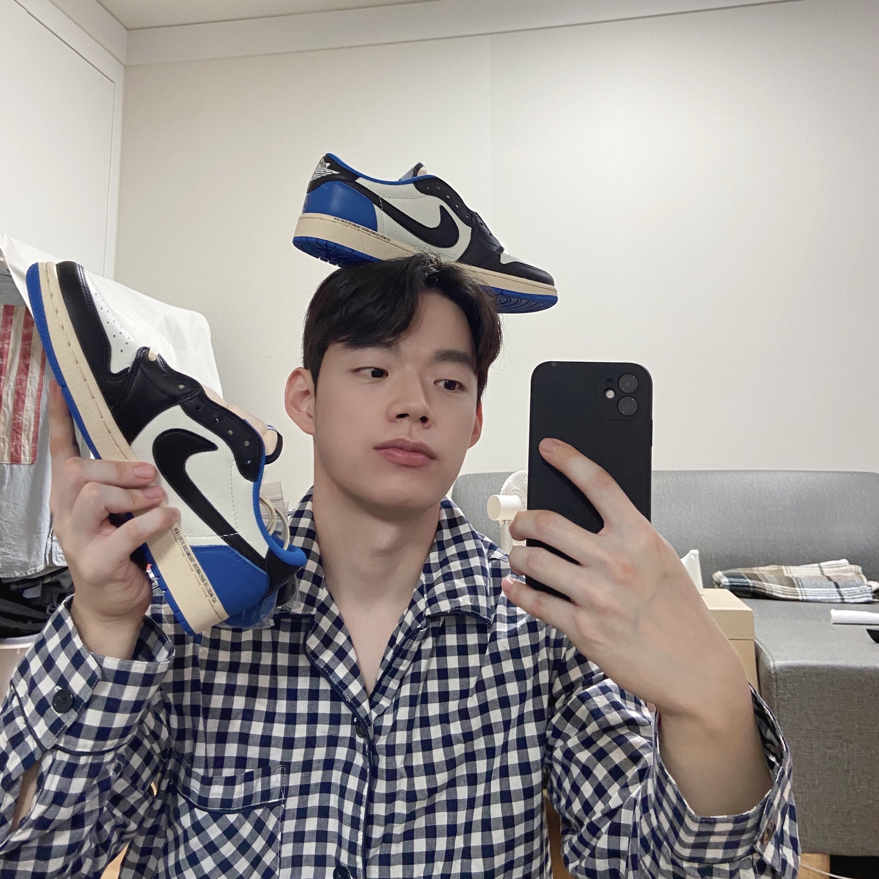 Jordan 1 x Travis Scott x Fragment Retro Low OG SP Military Blue 착용 스타일
