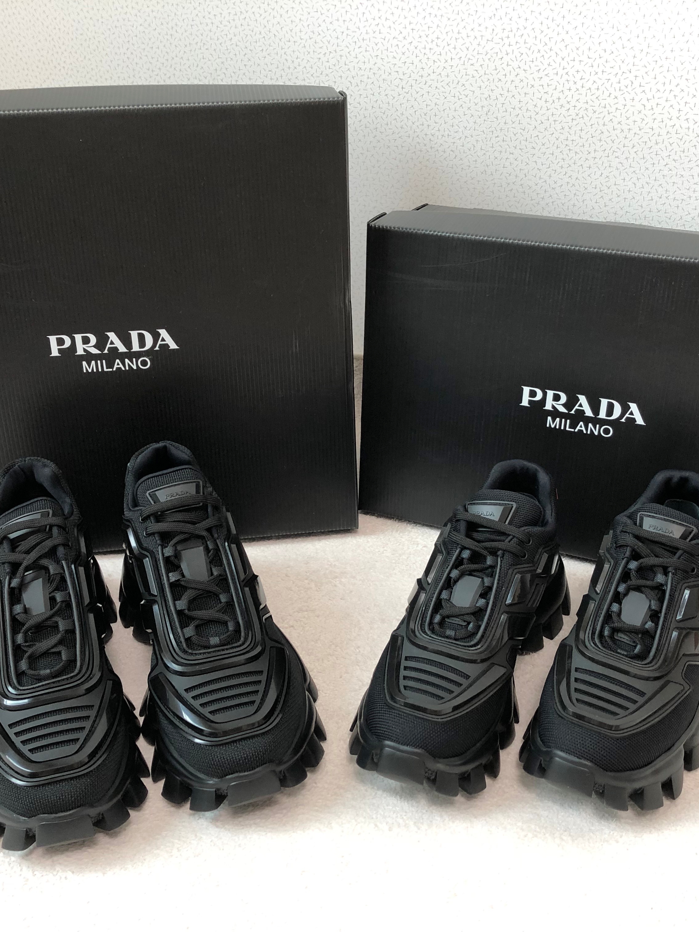 Prada Cloudbust Thunder Technical Fabric Sneakers Black, Prada Re-Nylon Bucket Hat Black 착용 스타일 - 4