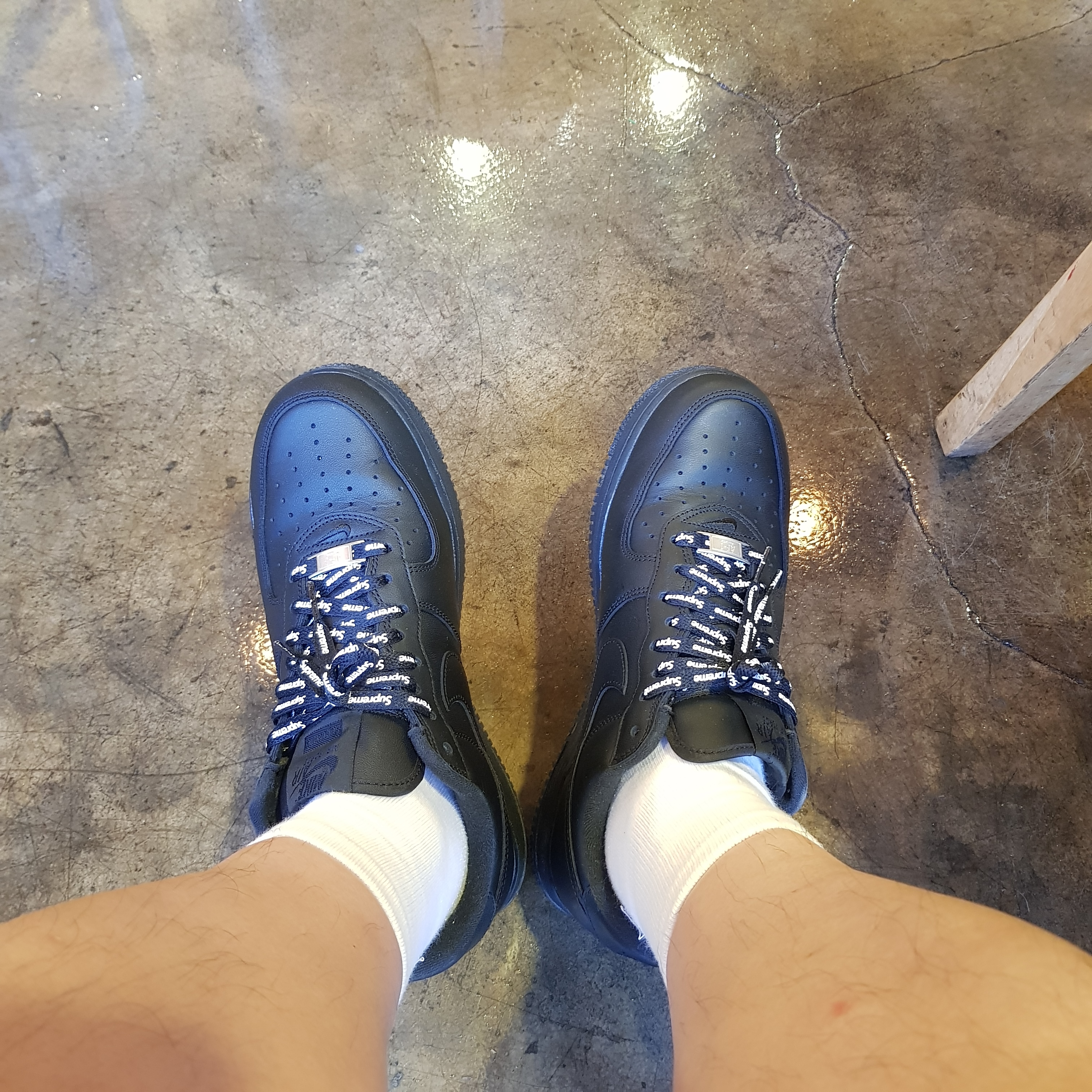 Nike x Supreme Air Force 1 Low Black 착용 스타일