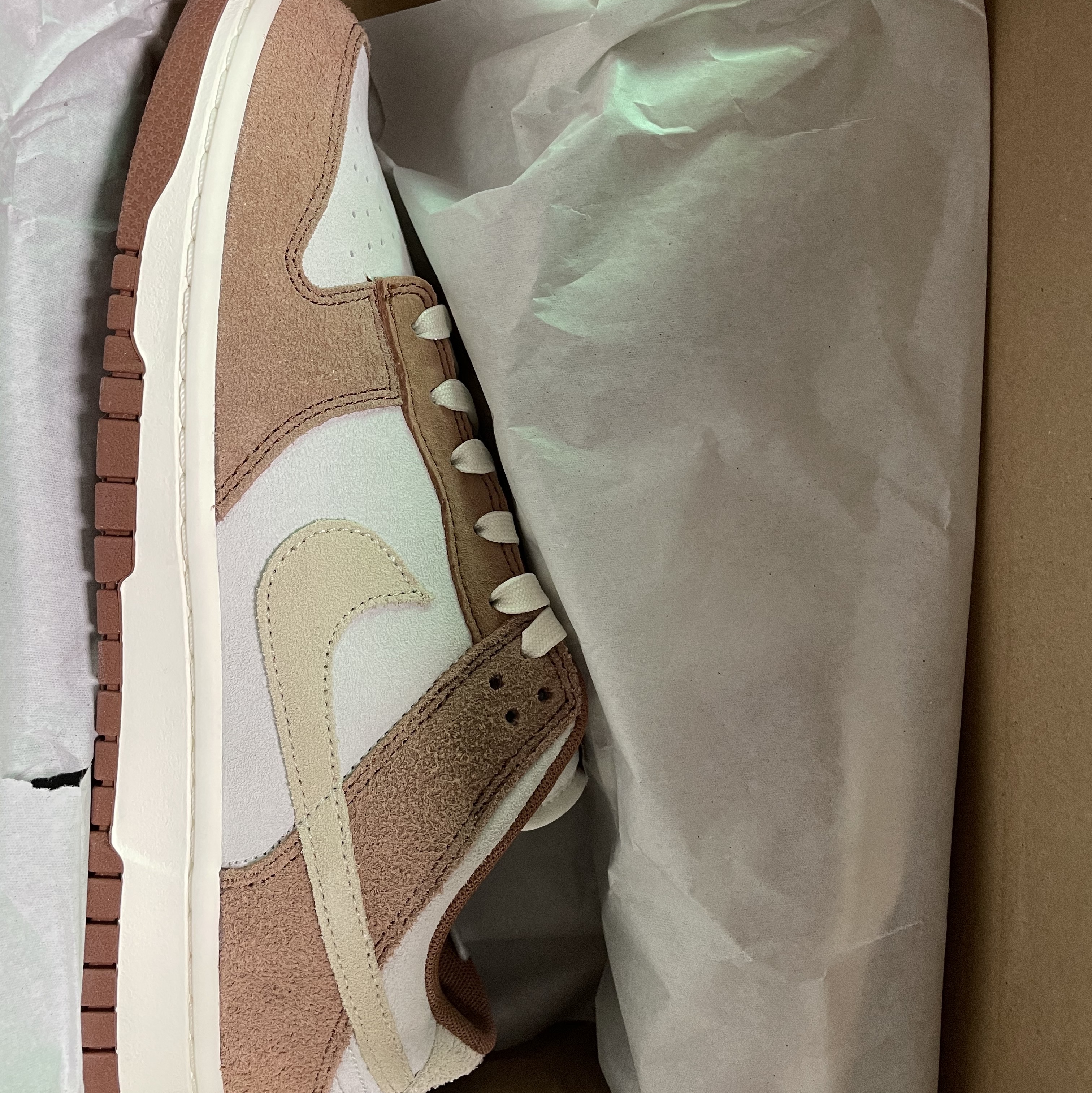 Nike Dunk Low Pro Premium Medium Curry 착용 스타일