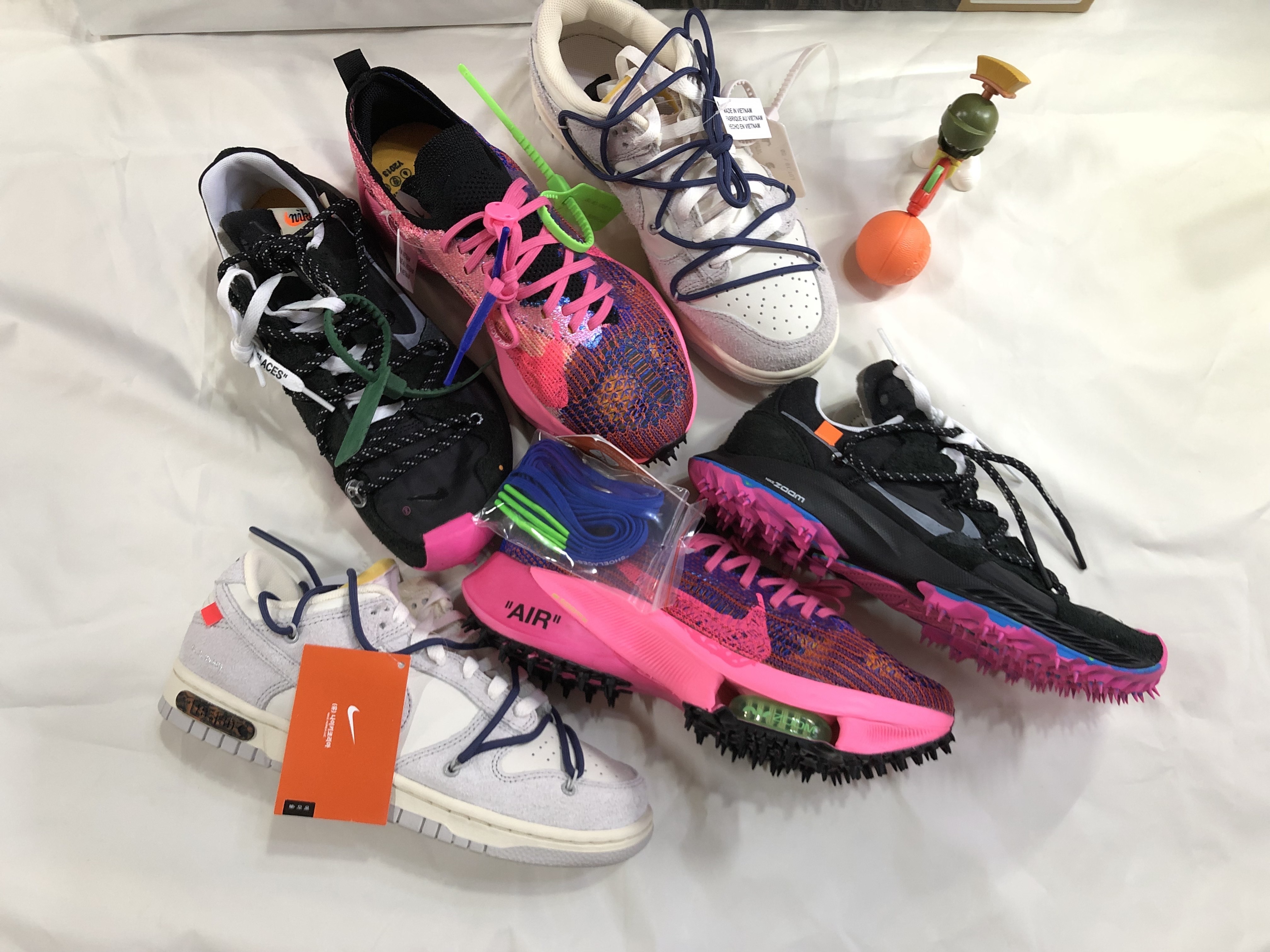 Nike x Off-White Dunk Low The 50 - Lot 18, Nike x Off-White Air Zoom Tempo Next% Pink Glow 착용 스타일