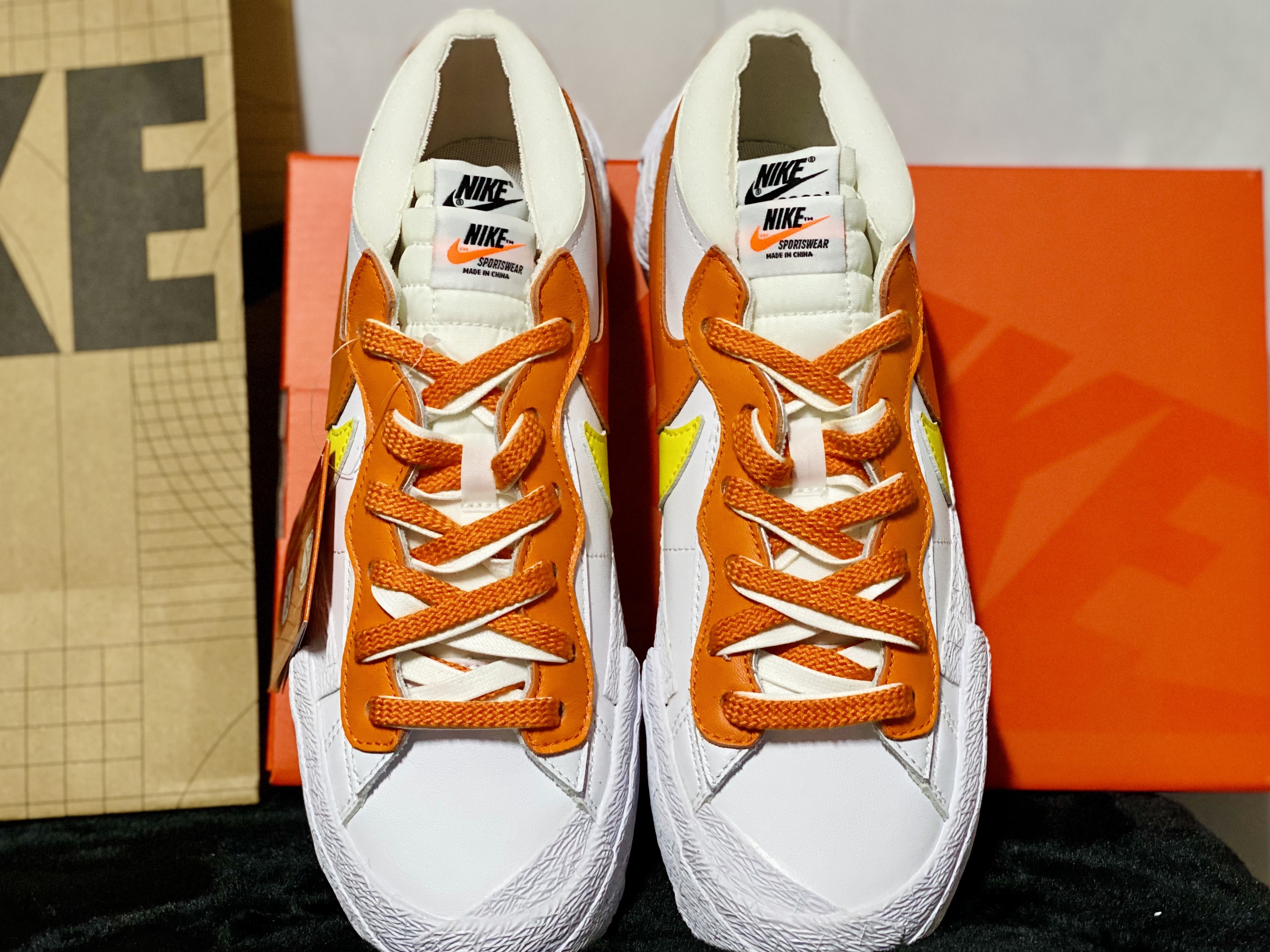 Nike x Sacai Blazer Low Magma Orange 착용 스타일 - 2