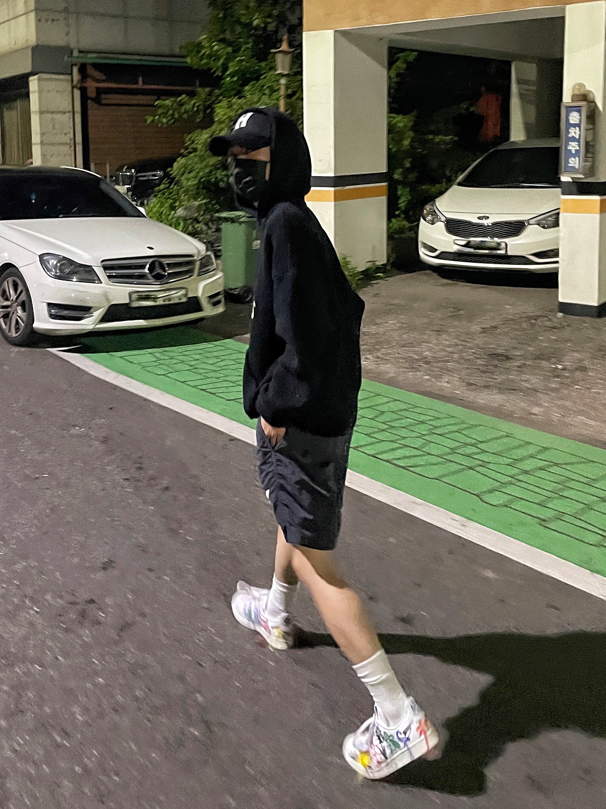 Essentials Knit Hoodie Black - 20FW, Nike x Stussy Water Shorts Off Noir 착용 스타일