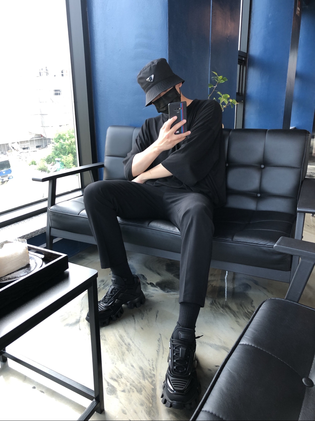 Prada Cloudbust Thunder Technical Fabric Sneakers Black, Prada Re-Nylon Bucket Hat Black 착용 스타일 - 1