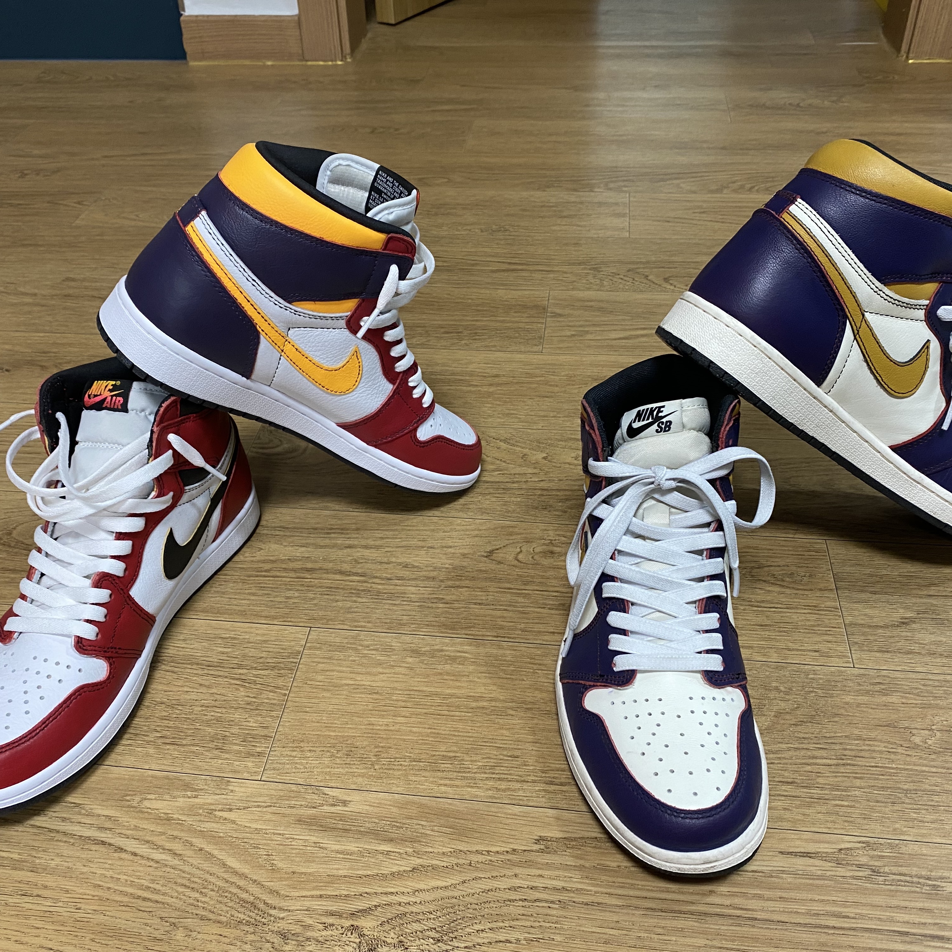 Jordan 1 Retro High OG Light Fusion Red 착용 스타일 - 3