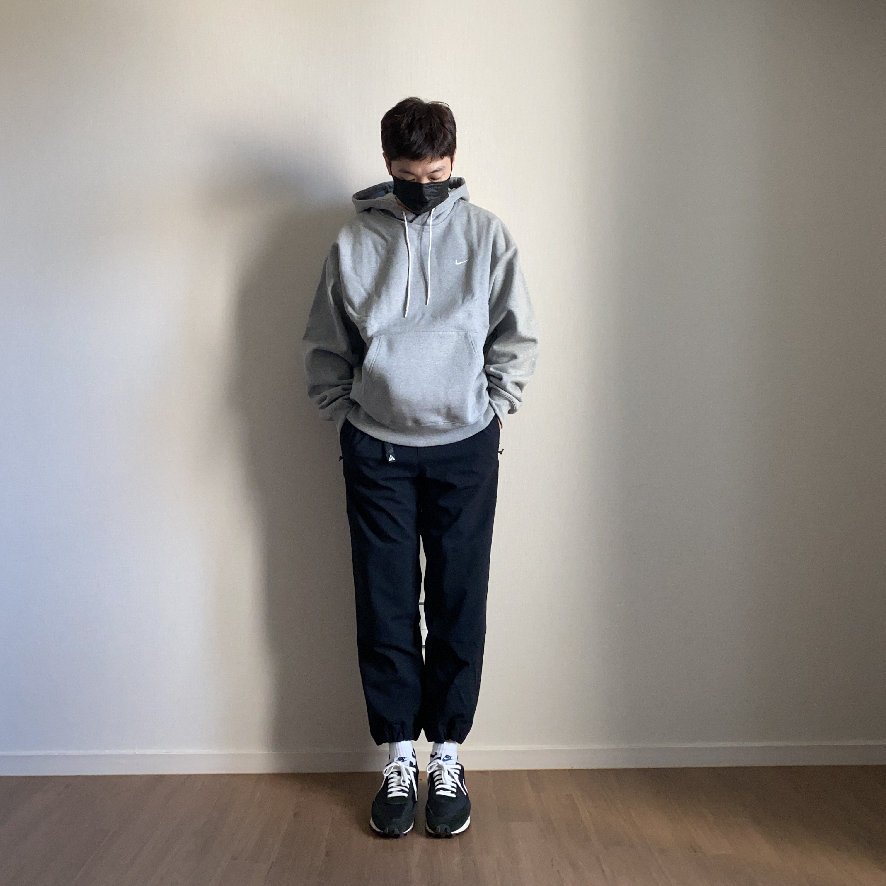 Nike ACG Long Sleeve Circle T-Shirt - US/EU, Nike ACG Trail Pants Black - Asia 착용 스타일 - 2
