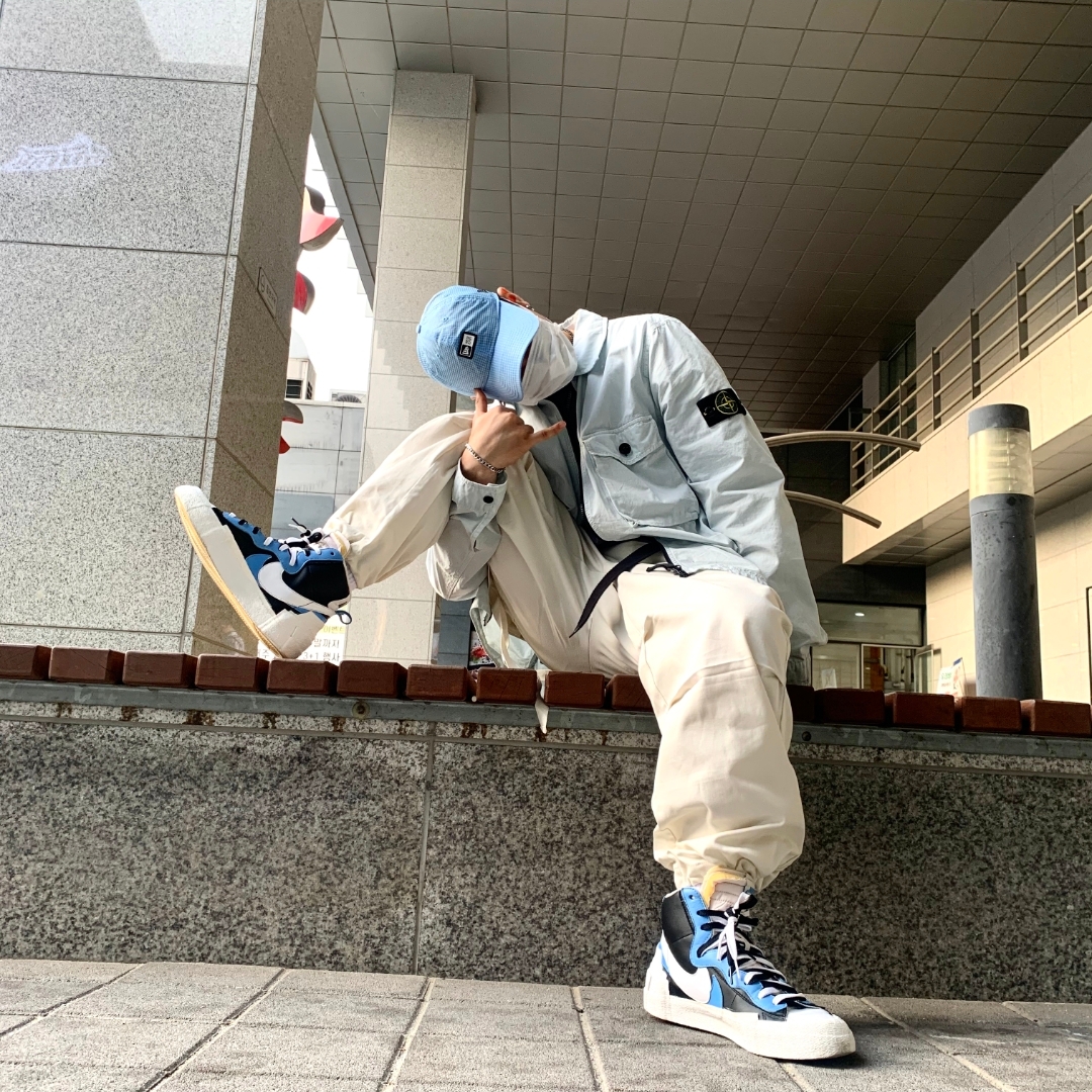 Nike x Sacai Blazer Mid White Black Legend Blue, Stone Island 113WN T.CO+OLD Overshirt Light Grey - 21FW 착용 스타일