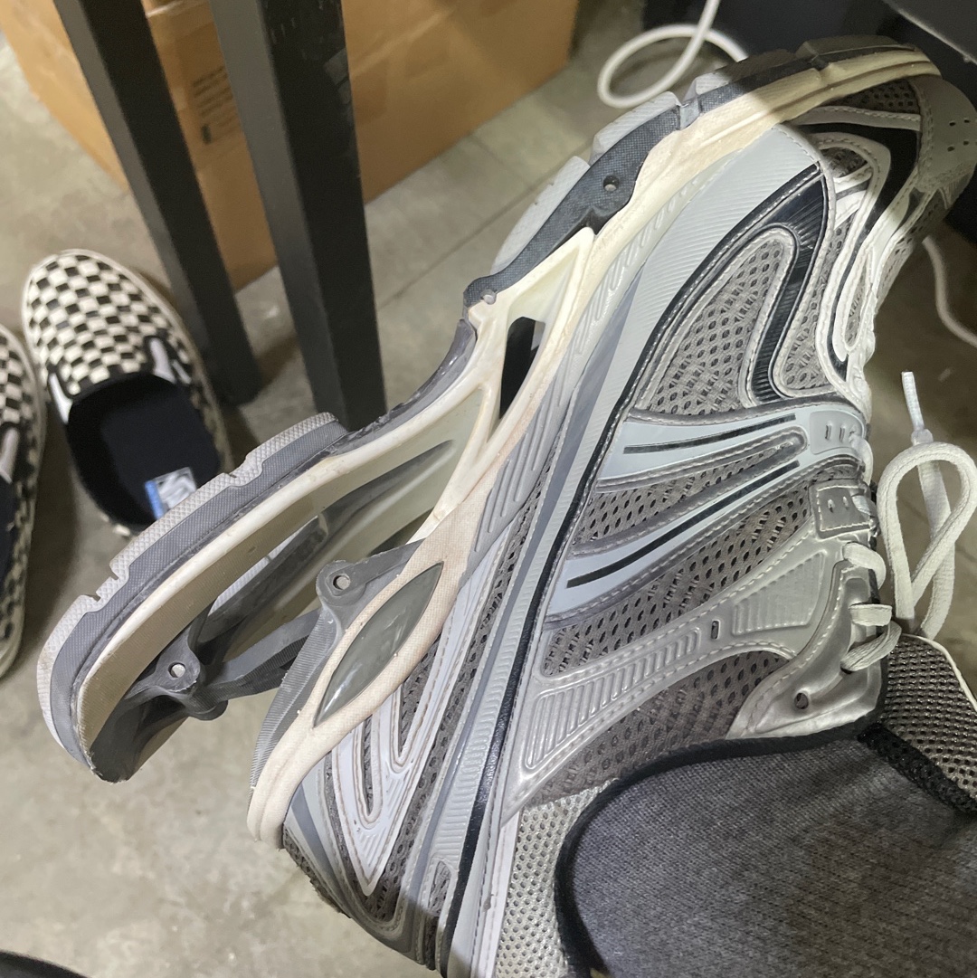 Balenciaga X-Pander Sneakers Grey Black White 착용 스타일 - 3