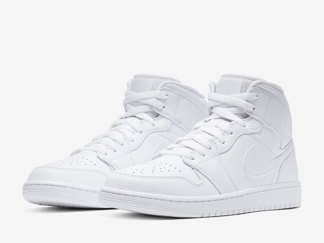 Jordan 1 Mid Triple White, Jordan 1 Mid Light Smoke Grey 착용 스타일 - 2