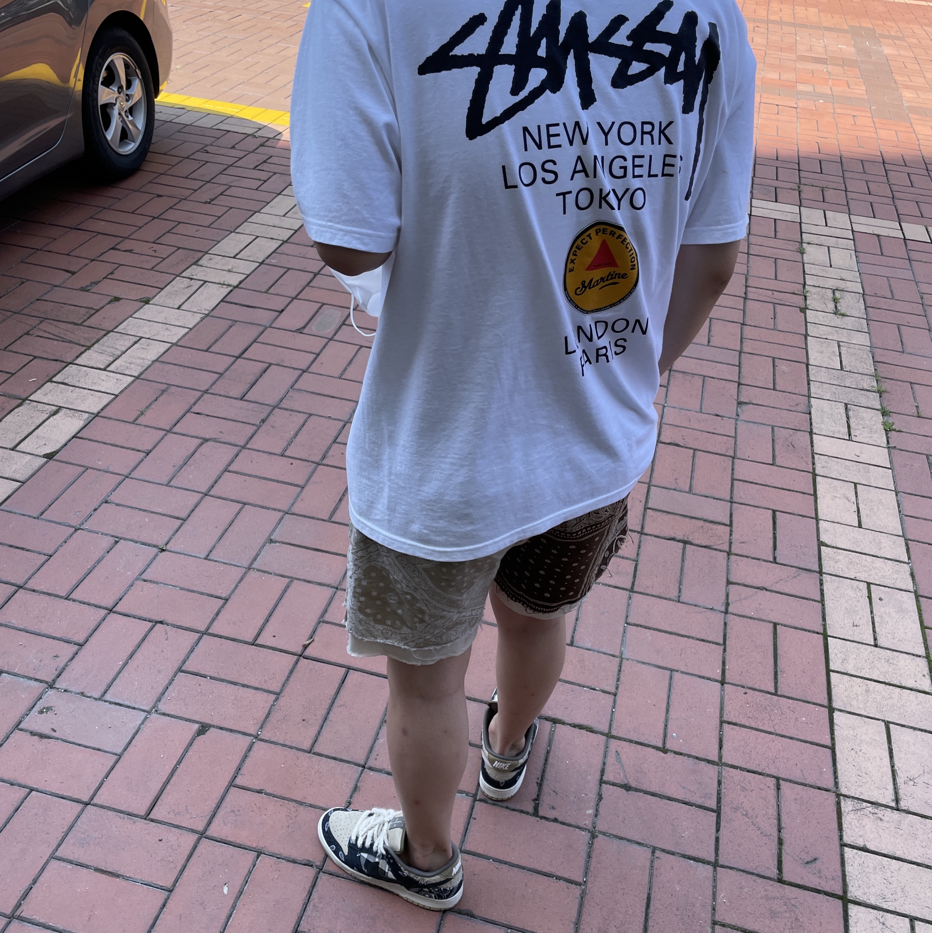 Stussy x Martine Rose 40 WT T-Shirt, Nike x Travis Scott SB Dunk Low 착용 스타일