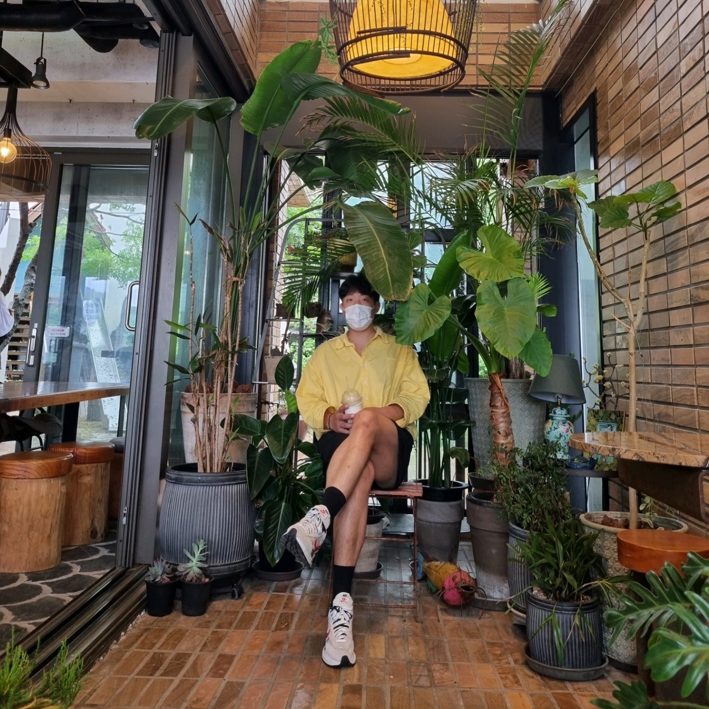 Nike x Sacai VaporWaffle Royal Fuchsia, Nike NRG ACG Trail Shorts Black - Asia 착용 스타일