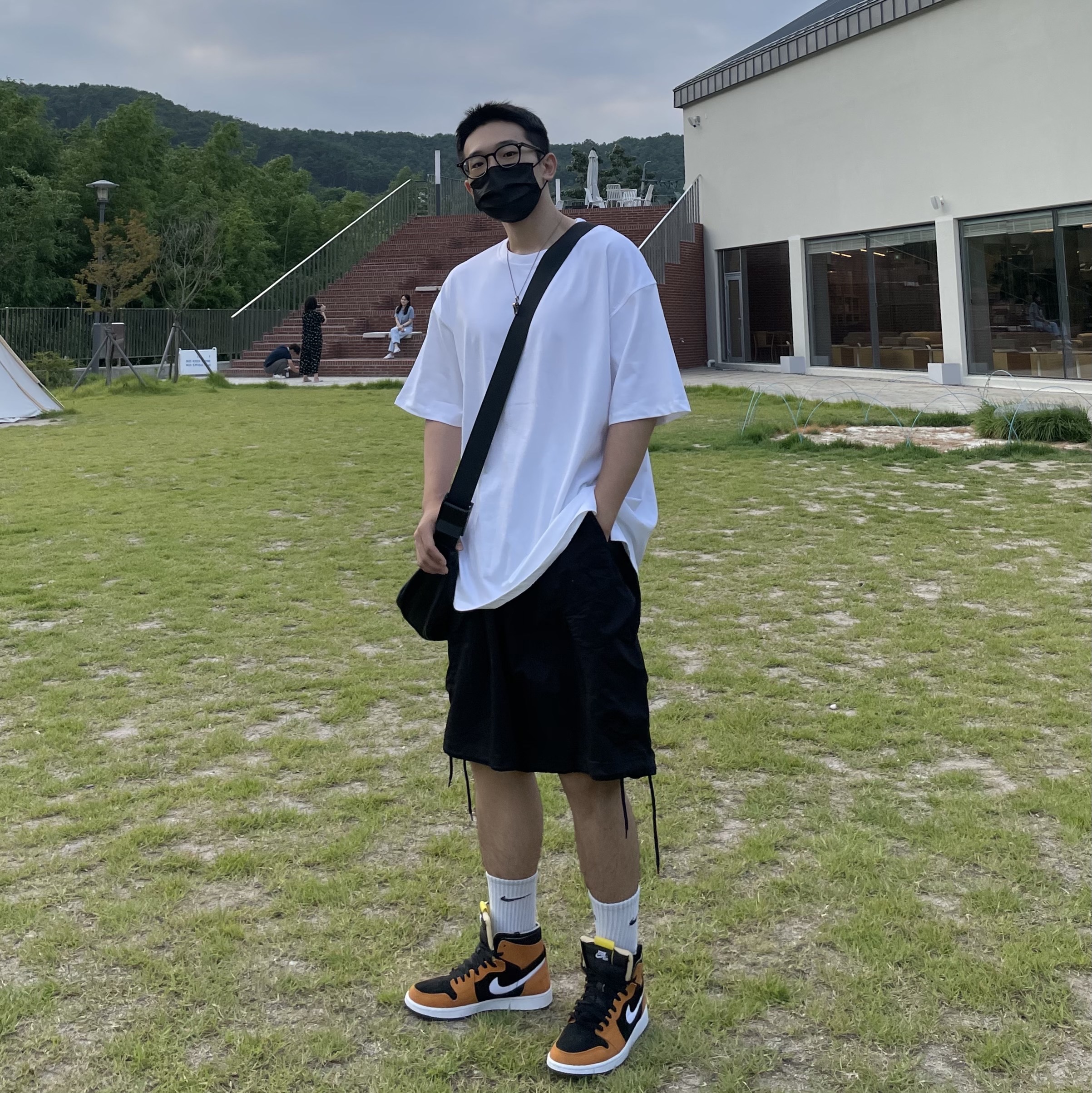 Jordan 1 Zoom Air CMFT Monarch Orange 착용 스타일