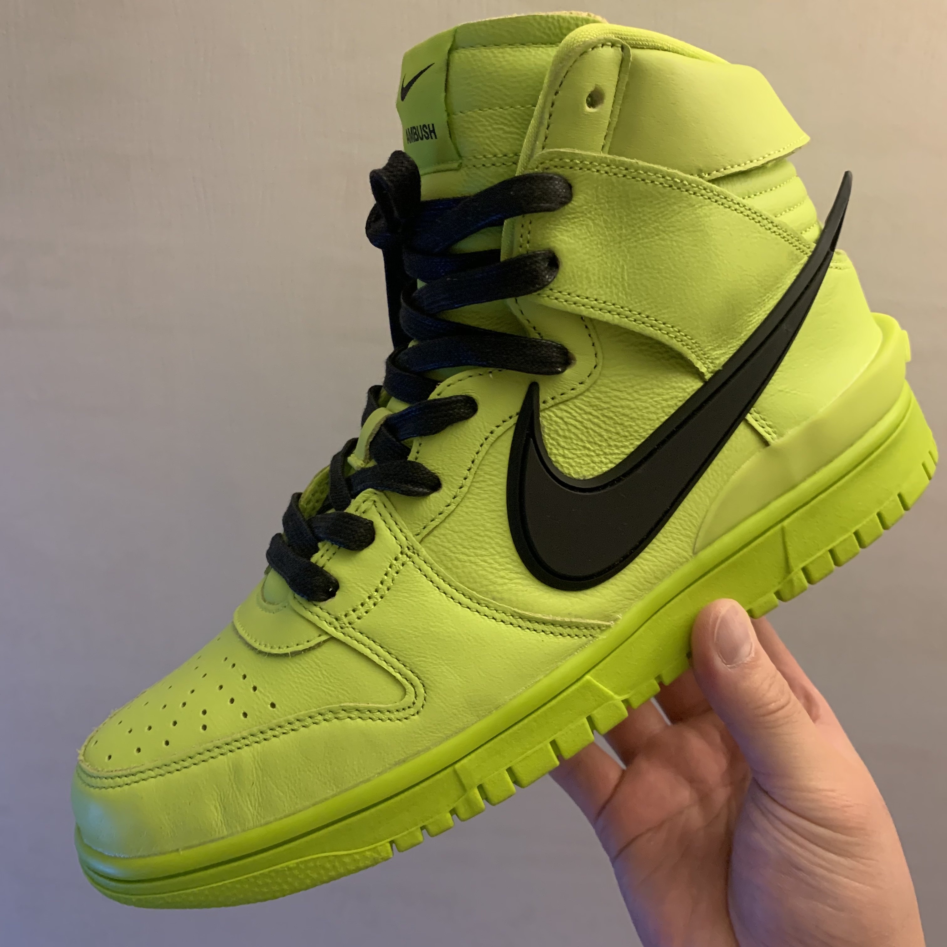 Nike x Ambush Dunk High Flash Lime 착용 스타일 - 2
