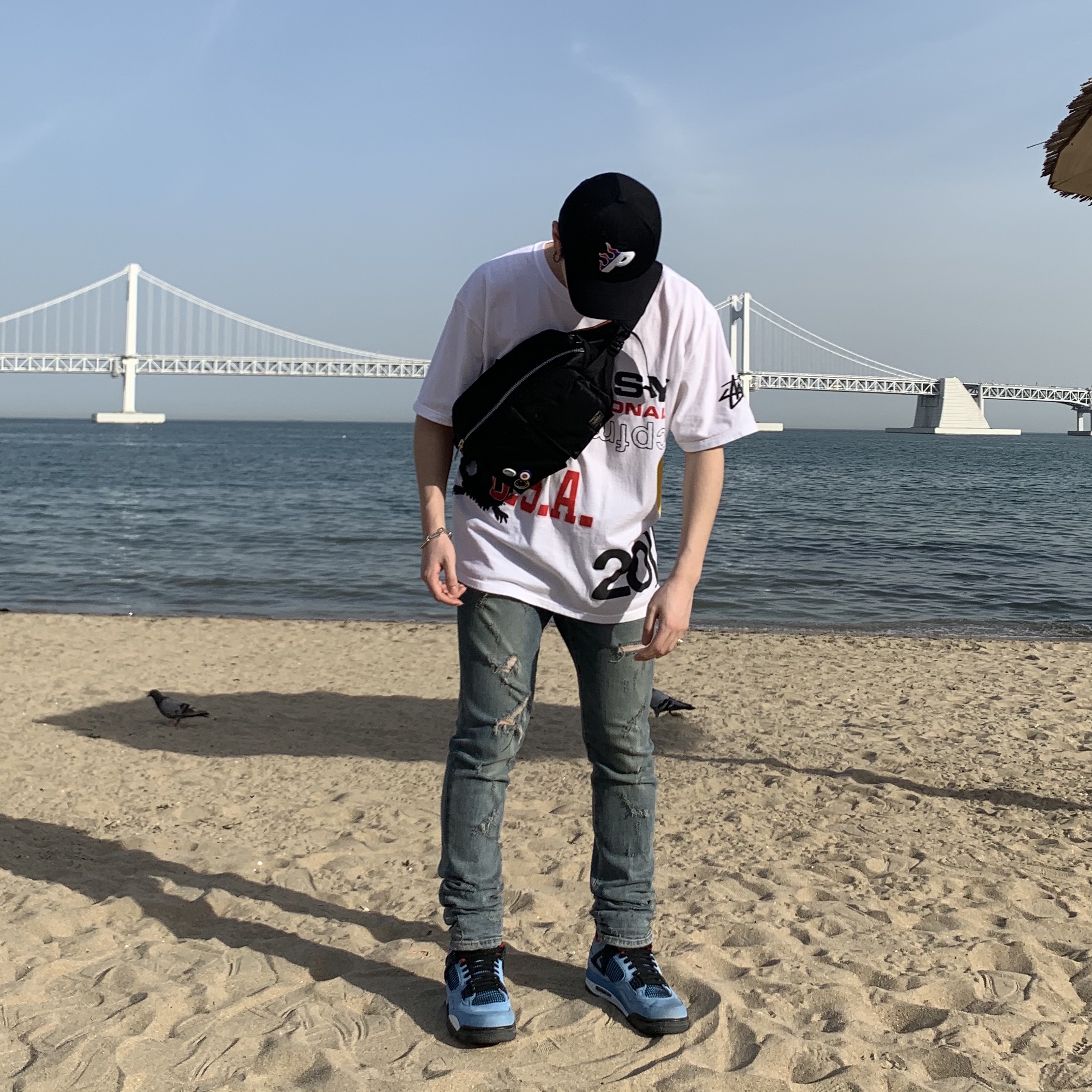 Stussy x Cactus Plant Flea Market USA 2019 T-Shirt White, Jordan 4 x Travis Scott Retro Cactus Jack 착용 스타일