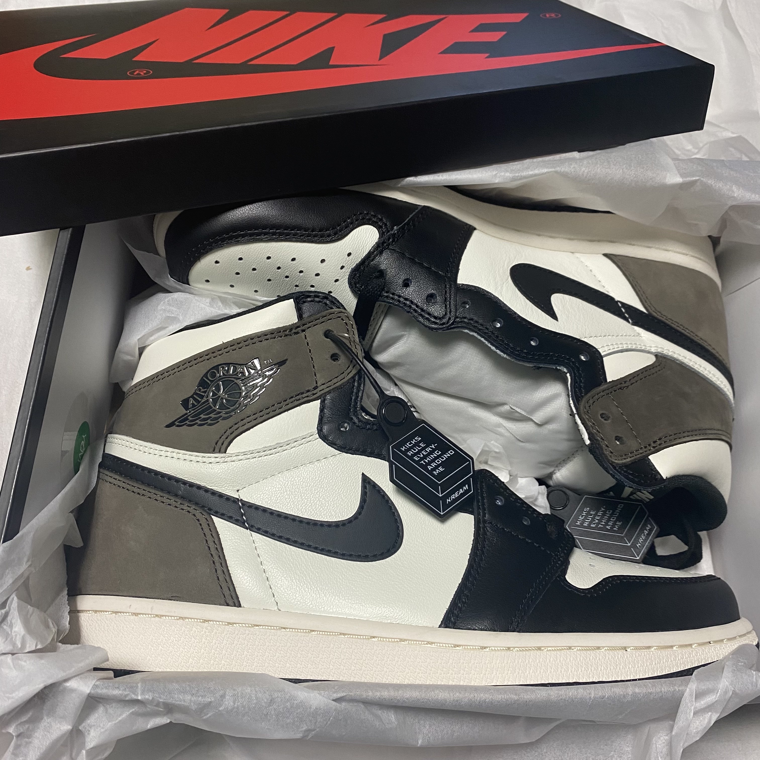 Jordan 1 Retro High OG Black Mocha, (GS) Jordan 1 Retro High OG Black Mocha 착용 스타일