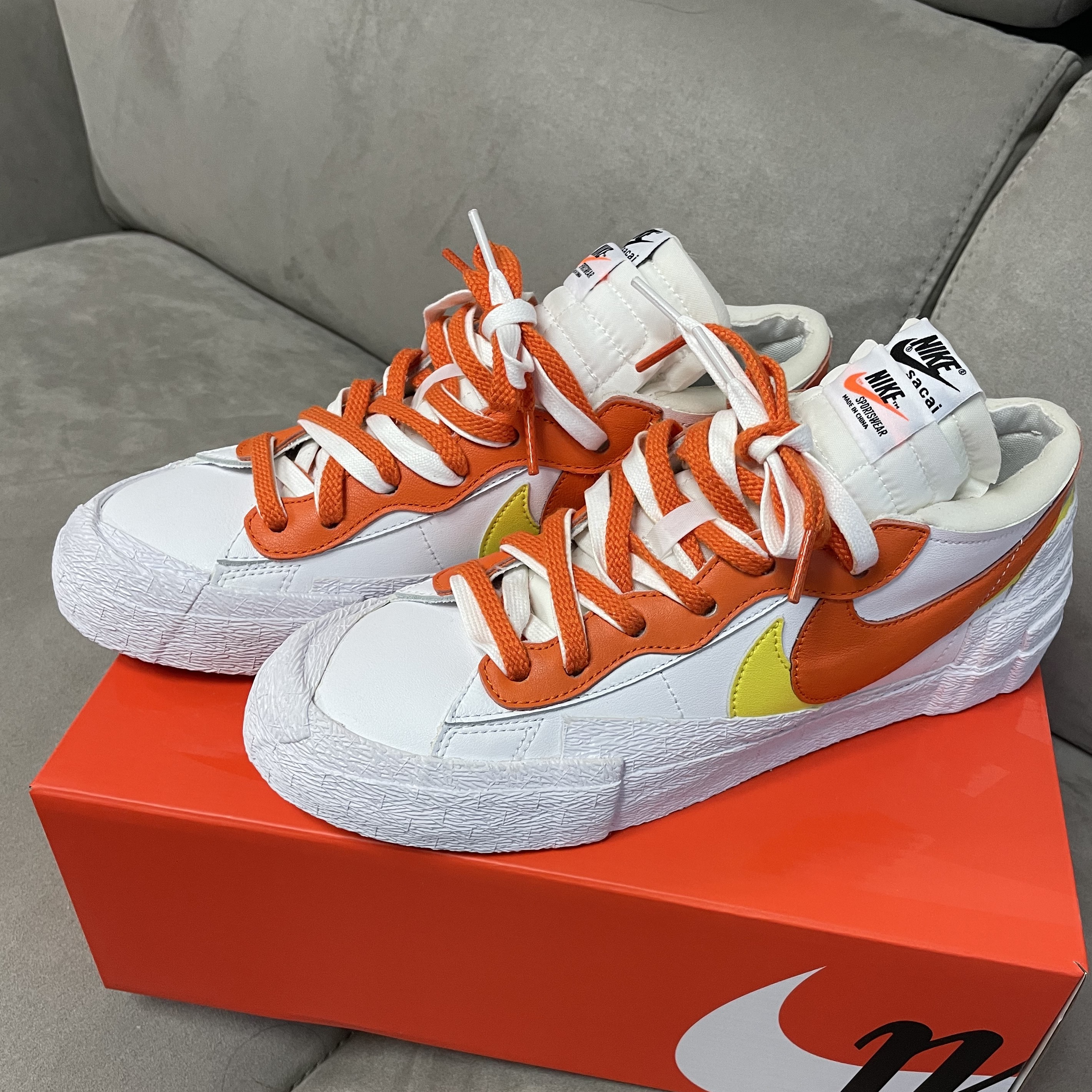 Nike x Sacai Blazer Low Magma Orange 착용 스타일 - 2