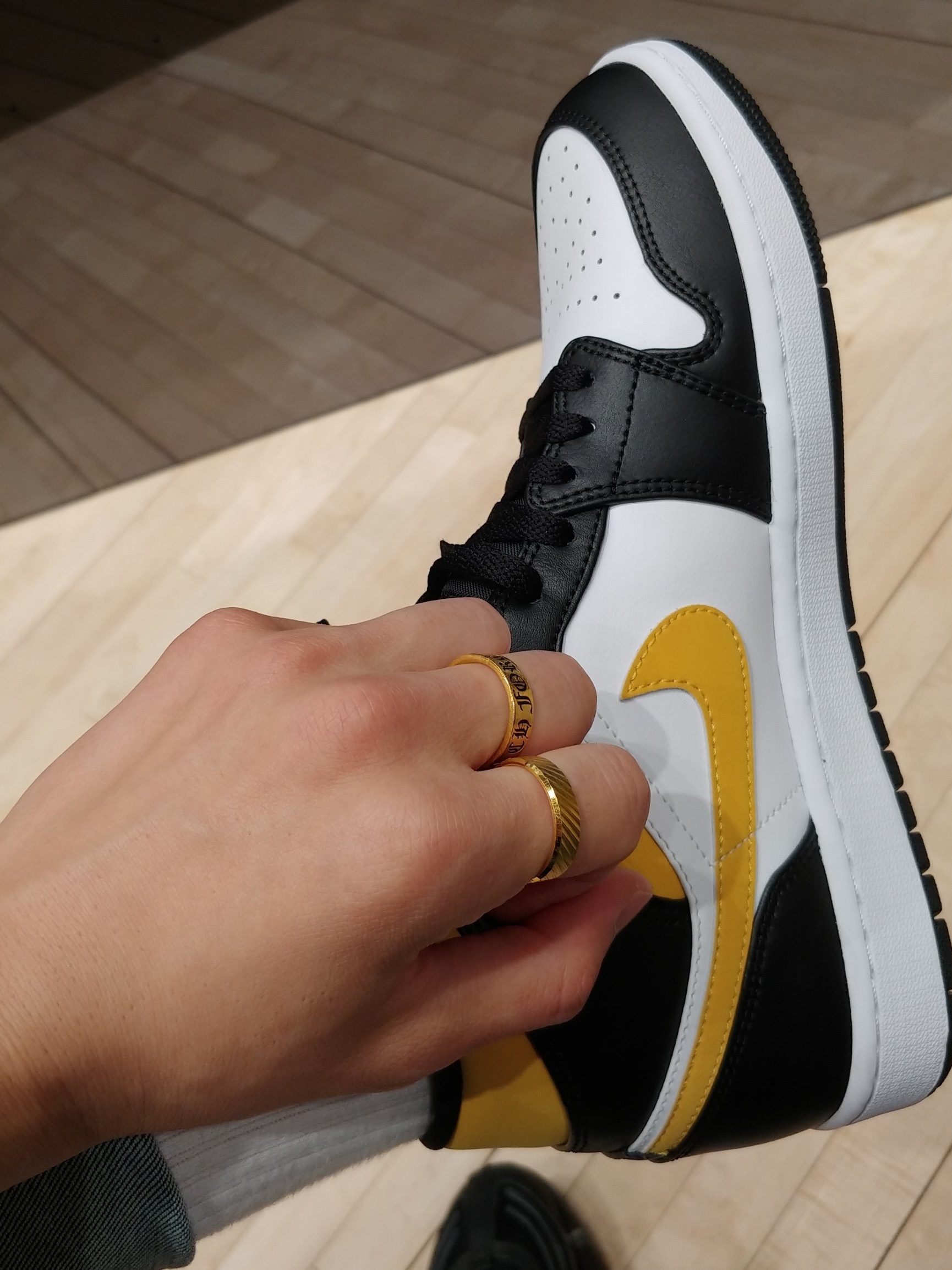 Jordan 1 Mid Pollen 착용 스타일 - 2