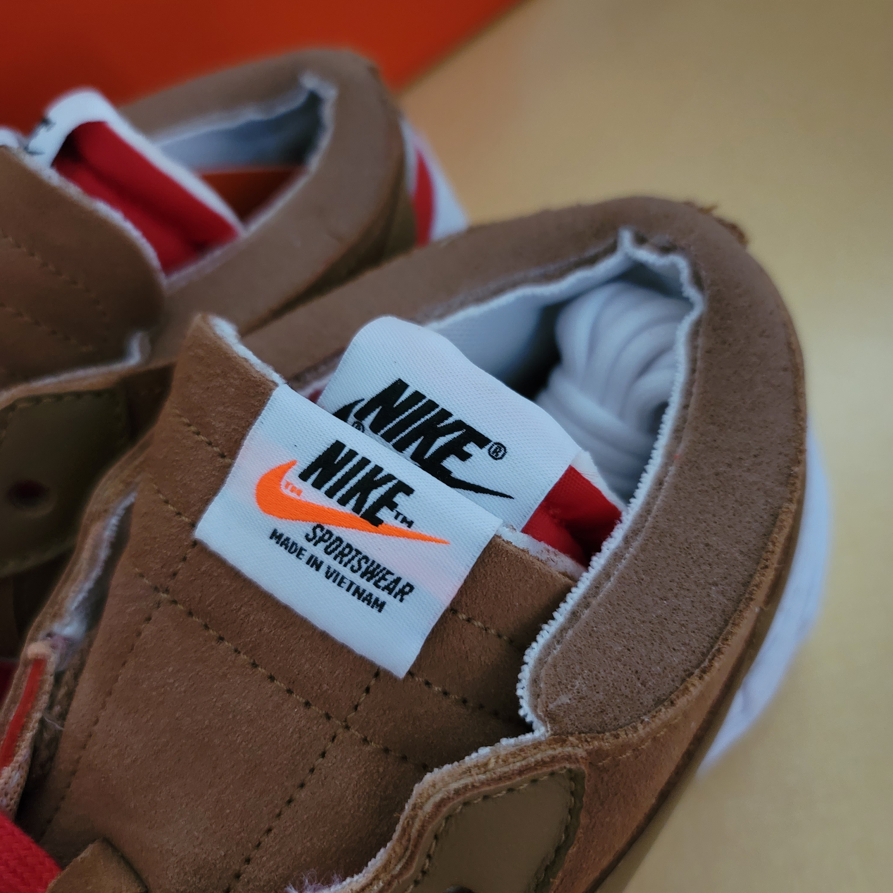 Nike x Sacai Blazer Low British Tan 착용 스타일 - 2