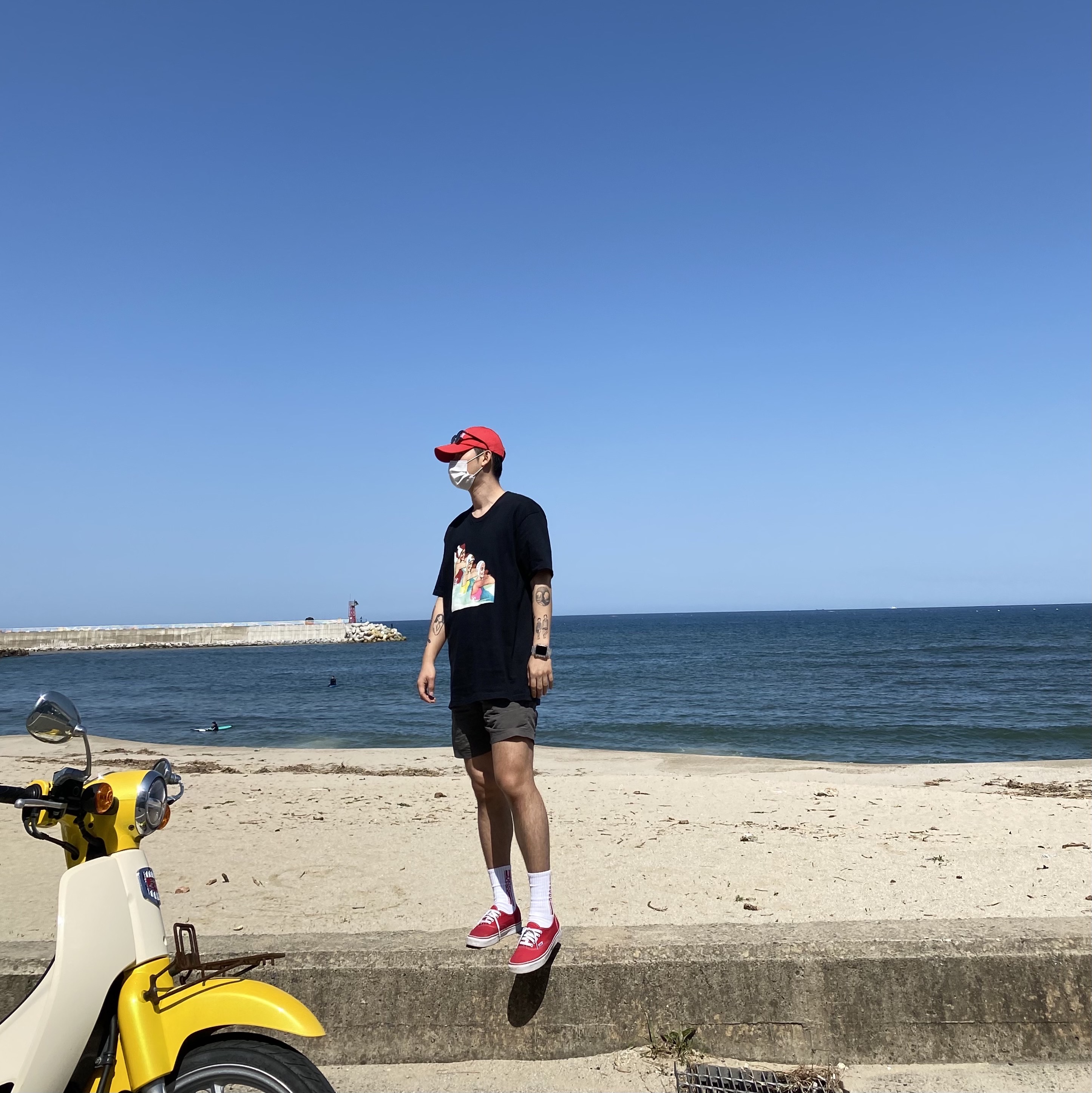 Supreme New York Painted Trucker Jacket Black - 19SS, Supreme Swimmers T-Shirt Black - 18SS 착용 스타일 - 3