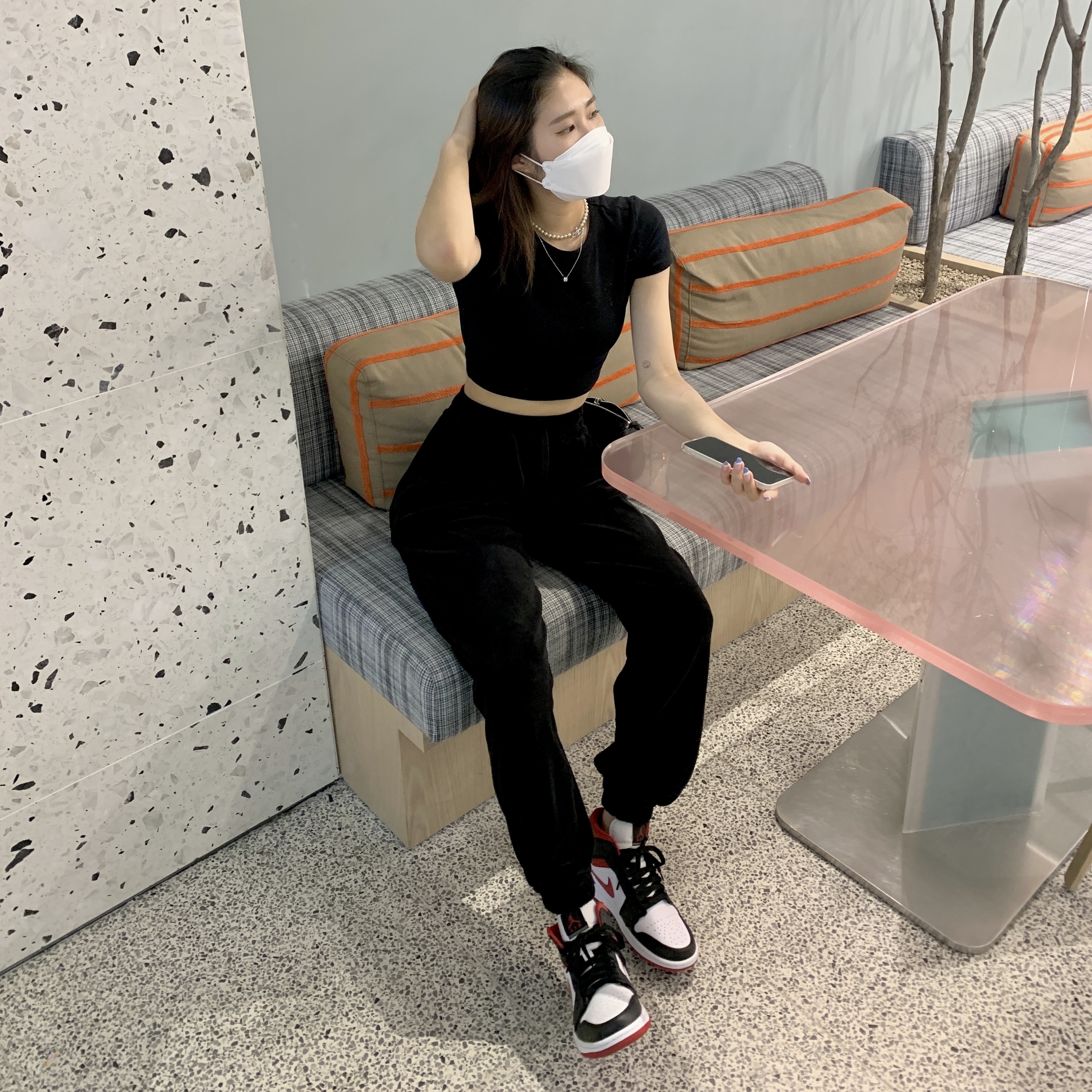 Jordan 1 Mid Gym Red Black White 착용 스타일