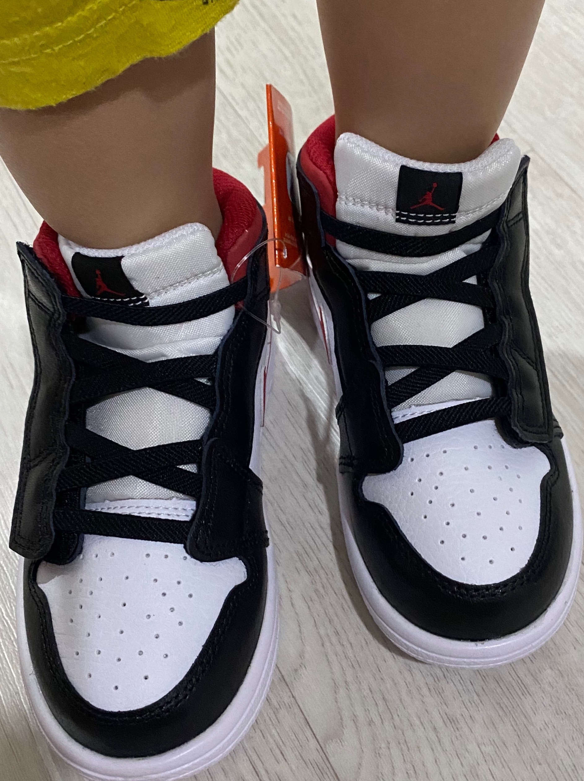 (TD) Jordan 1 Mid Alt Gym Red Black White, Jordan 1 Retro High OG Gym Red 착용 스타일 - 3