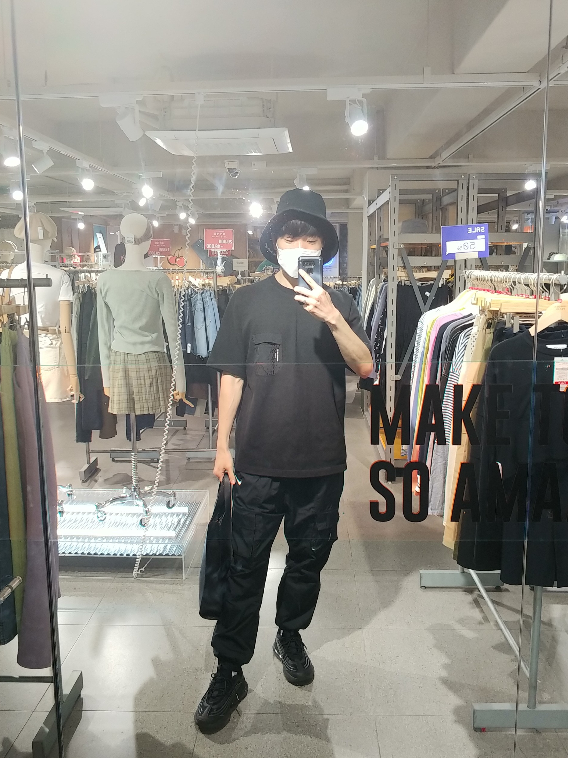 Nike Air Max Zoom 950 Black Metallic Silver 착용 스타일