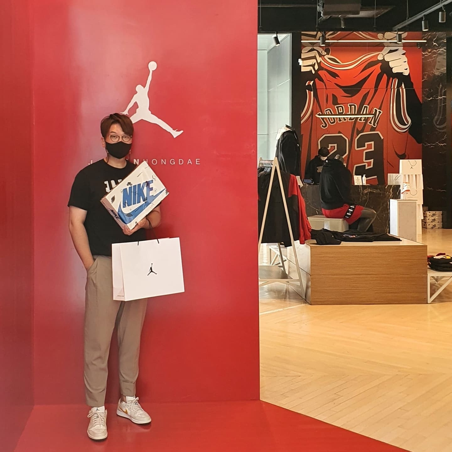 Jordan 1 x Travis Scott x Fragment Retro Low OG SP Military Blue, Jordan 1 Low Tropical Light Orewood Brown 착용 스타일