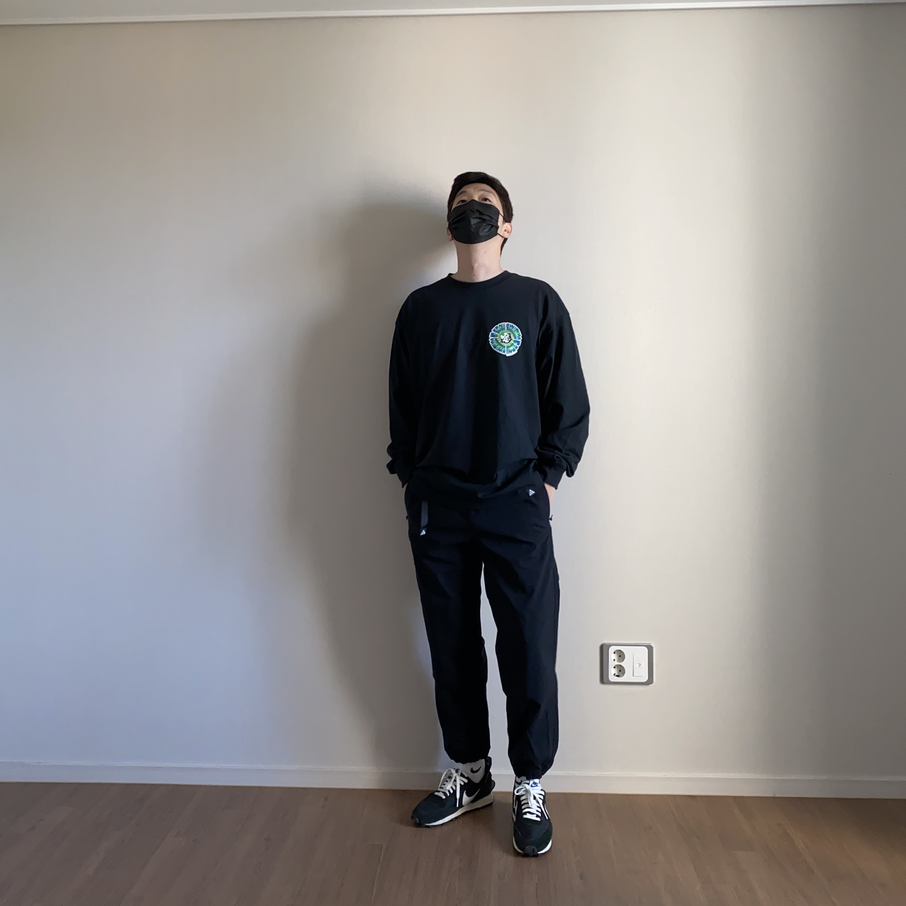 Nike ACG Long Sleeve Circle T-Shirt - US/EU, Nike ACG Trail Pants Black - Asia 착용 스타일 - 1