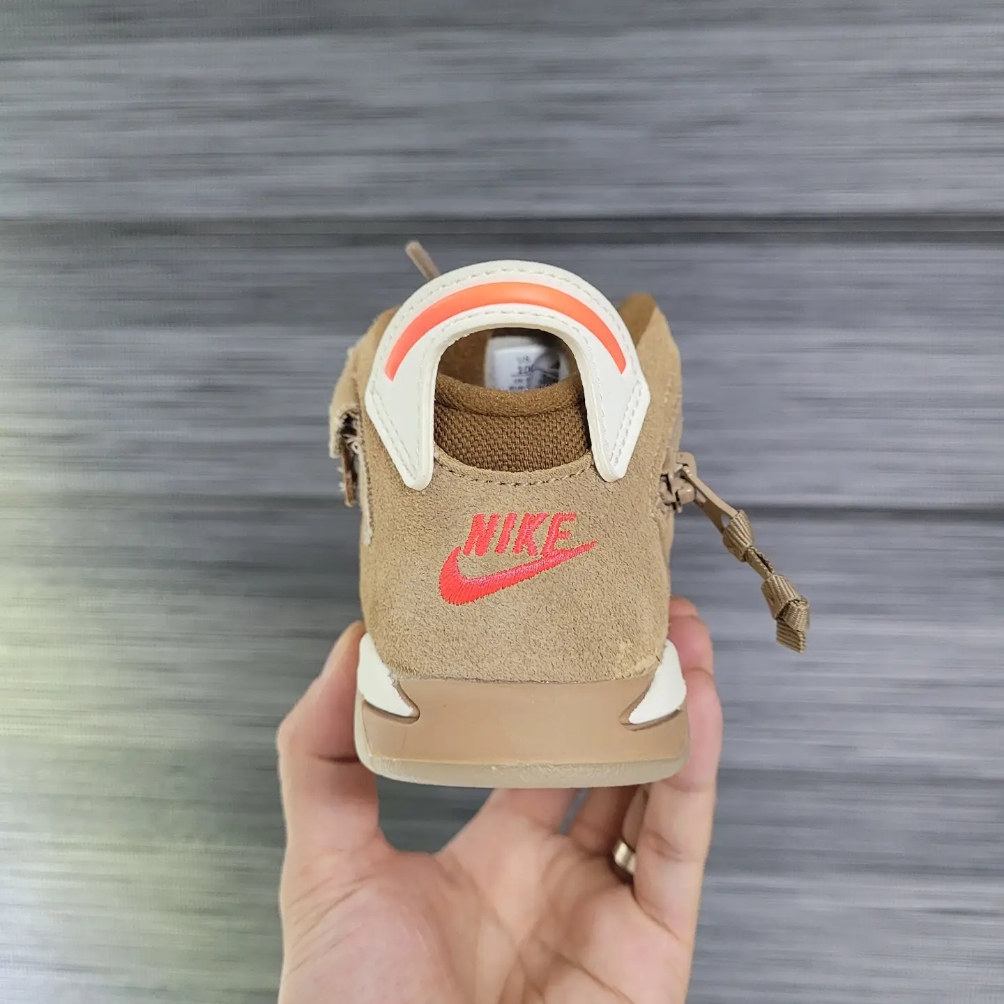 (TD) Jordan 6 x Travis Scott Retro SP British Khaki 착용 스타일 - 2